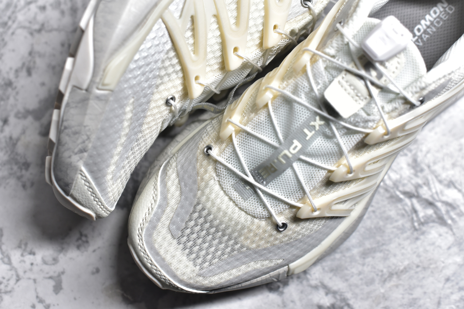 图片[8]-#SALOMON XT PU.RE ADVANCED 萨洛蒙潮流越野机能户外功能鞋 纯原外贸平台特供订单 耗时半年巨作 全套原纸板楦头开发 原厂特供网布配套加持 确保原汁原味 完美呈现版型 原档数据独家私模五层组合大底 男女鞋同步官方开发至46.5 原装Ortholite轻量化鞋垫 中底布带钢印编号 原厂TPU锁扣 进口港宝加持 后跟自然饱满 还原公司包裹性 基于 SALOMON 初代 XT 鞋身造型并搭载 4D ADVANCED CHASSIS™ 大底打造而成 为这款 XT-QUEST 带来了多项足部控制与保护等功能性 如在运动过程中控制左右晃动的过程而提高稳定性、改善长途越野过程中足中到足尖的过渡、提高感知岩石的精确度以抵抗尖锐物体对脚底的伤害以及采用动态缓冲来增强穿着舒适感 从而减轻疲劳感 使 XT-QUEST 成为一双舒适且安全的户外之履 尺码：36 36.5 37.5 38 38.5 39 40 40.5 41 42 42.5 43 44 44.5 45 46 46.5-选品中心