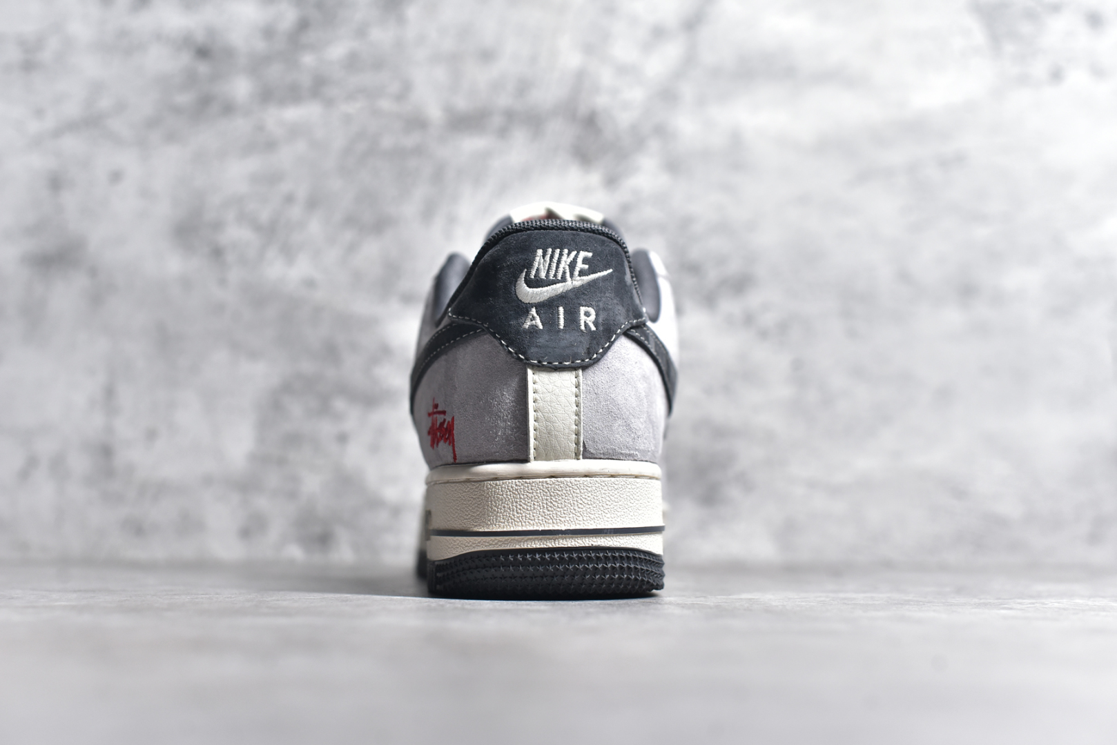 图片[5]-#NK Air Force 1\’07 Low 斯图西联名 猪八小红标 空军一号低帮休闲板鞋 XS1958-501 #原楦头原纸板 原装鞋盒 定制五金配件 内置全掌气垫 原厂鞋底 尺码：36 36.5 37.5 38 38.5 39 40 40.5 41 42 42.5 43 44 44.5 45-选品中心