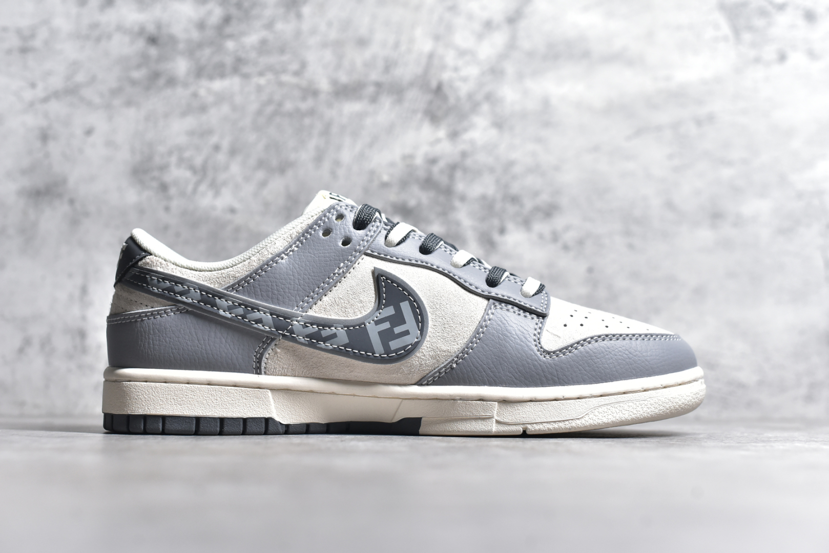 图片[3]-#Nk SB Dunk Low 芬迪联名 灰白灰勾 周年高端定制 低帮休闲板鞋 DM6868-021 #定制鞋盒 大厂纯原品质出货 超高清洁度 皮料切割干净无任何毛边 细节完美 尺码：36 36.5 37.5 38 38.5 39 40 40.5 41 42 42.5 43 44 44.5 45-选品中心