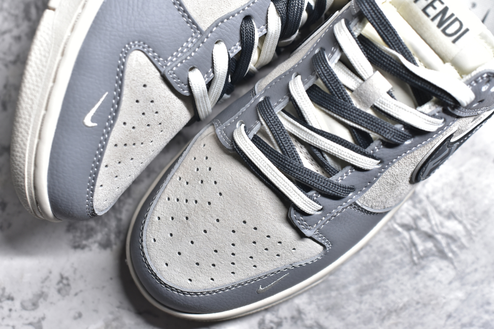 图片[8]-#Nk SB Dunk Low 芬迪联名 灰白灰勾 周年高端定制 低帮休闲板鞋 DM6868-021 #定制鞋盒 大厂纯原品质出货 超高清洁度 皮料切割干净无任何毛边 细节完美 尺码：36 36.5 37.5 38 38.5 39 40 40.5 41 42 42.5 43 44 44.5 45-选品中心