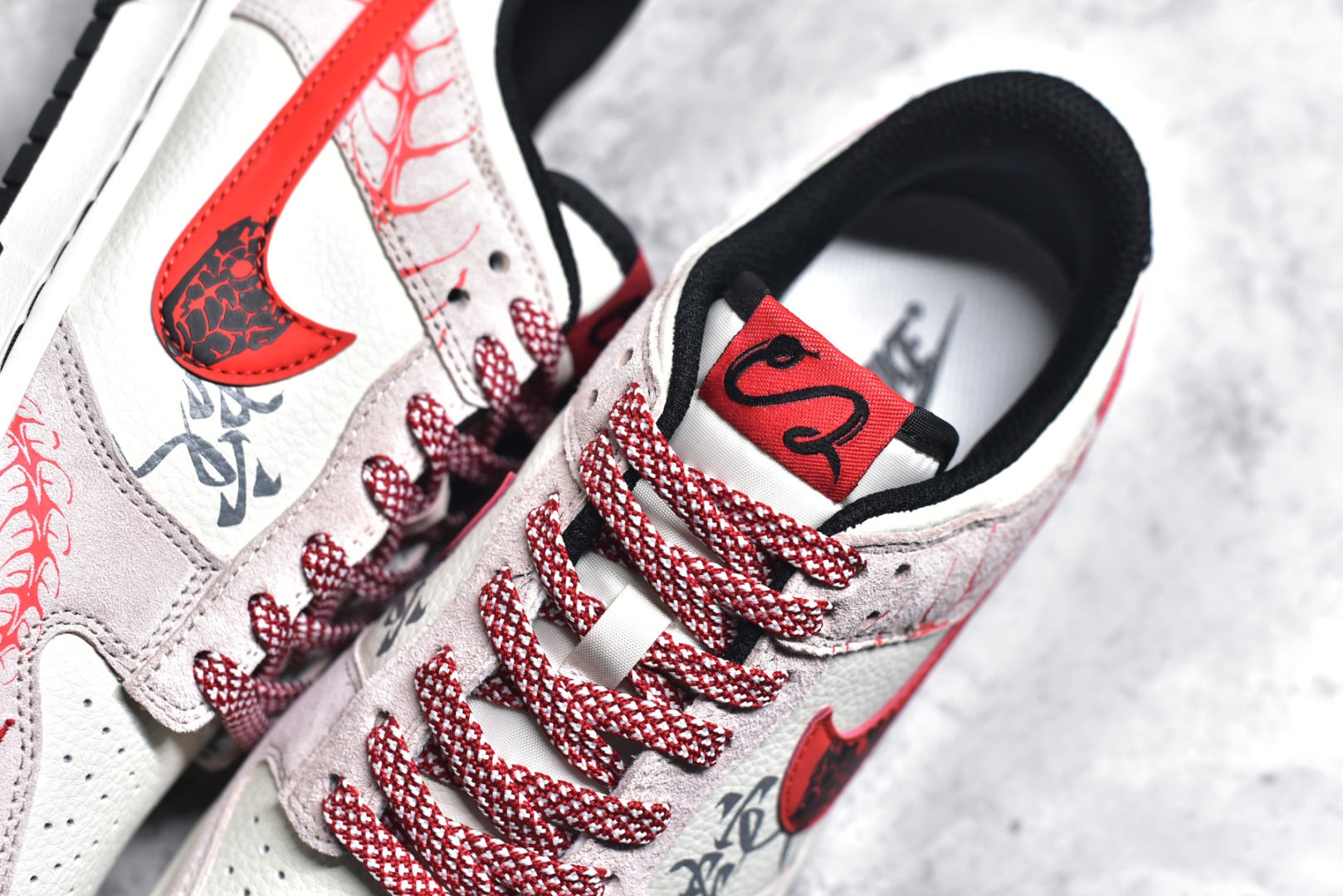 图片[9]-#NK SB Dunk Low 蛇年系列 猪八红勾 高端定制 低帮休闲板鞋 DJ2024-106 #定制鞋盒 大厂纯原品质出货 超高清洁度 皮料切割干净无任何毛边 细节完美 尺码：36 36.5 37.5 38 38.5 39 40 40.5 41 42 42.5 43 44 44.5 45-选品中心