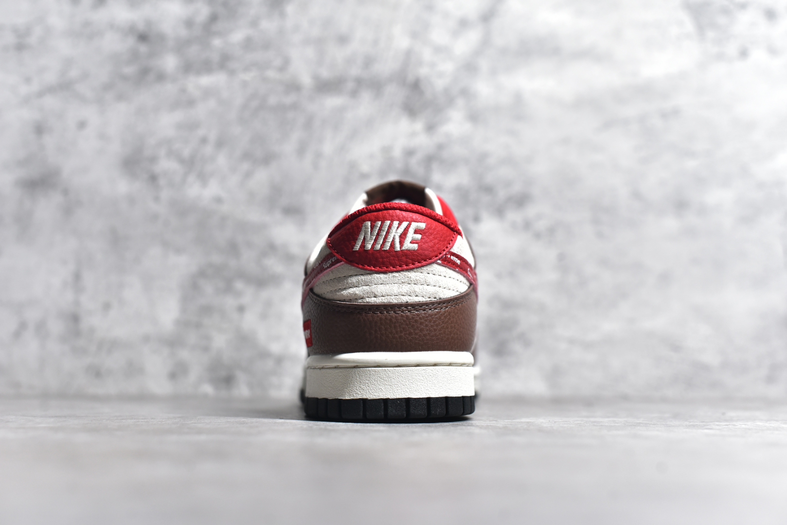 图片[5]-#NK SB Dunk Low Sup联名 字母红勾 周年高端定制 低帮休闲板鞋 DJ2024-096 #定制鞋盒 大厂纯原品质出货 超高清洁度 皮料切割干净无任何毛边 细节完美 尺码：36 36.5 37.5 38 38.5 39 40 40.5 41 42 42.5 43 44 44.5 45-选品中心