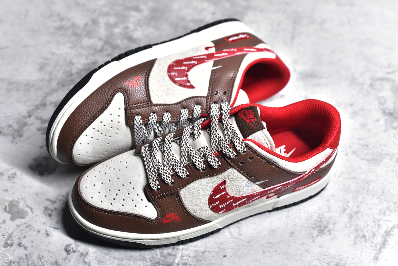 图片[7]-#NK SB Dunk Low Sup联名 字母红勾 周年高端定制 低帮休闲板鞋 DJ2024-096 #定制鞋盒 大厂纯原品质出货 超高清洁度 皮料切割干净无任何毛边 细节完美 尺码：36 36.5 37.5 38 38.5 39 40 40.5 41 42 42.5 43 44 44.5 45-选品中心