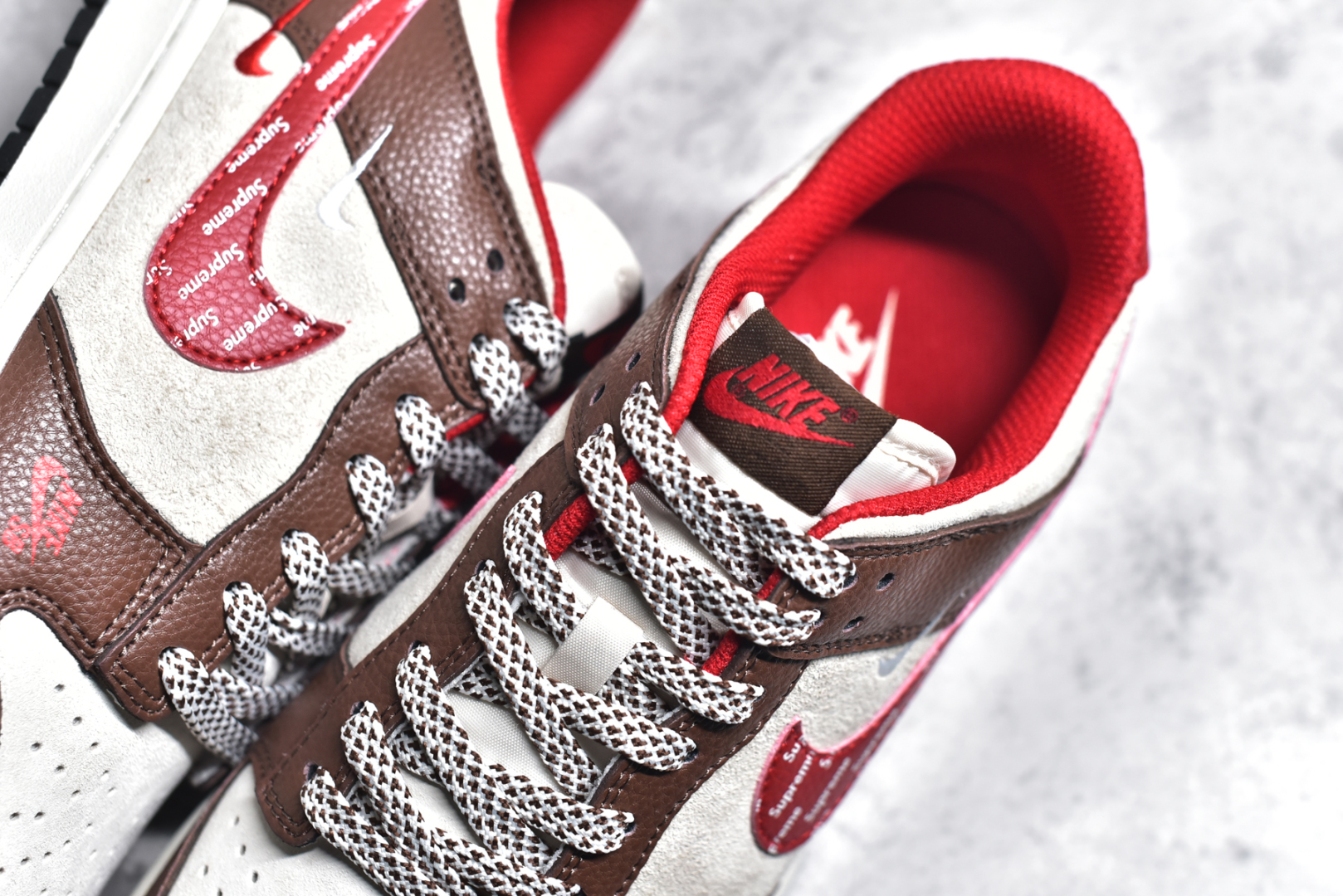 图片[9]-#NK SB Dunk Low Sup联名 字母红勾 周年高端定制 低帮休闲板鞋 DJ2024-096 #定制鞋盒 大厂纯原品质出货 超高清洁度 皮料切割干净无任何毛边 细节完美 尺码：36 36.5 37.5 38 38.5 39 40 40.5 41 42 42.5 43 44 44.5 45-选品中心