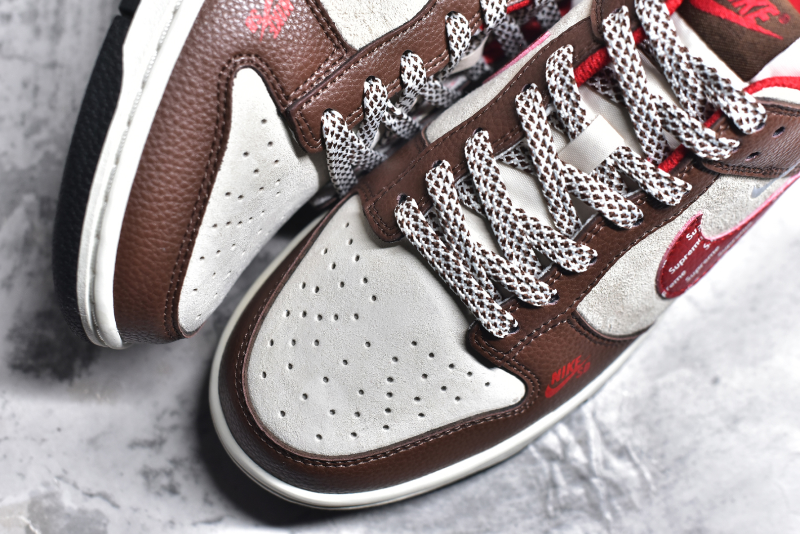 图片[8]-#NK SB Dunk Low Sup联名 字母红勾 周年高端定制 低帮休闲板鞋 DJ2024-096 #定制鞋盒 大厂纯原品质出货 超高清洁度 皮料切割干净无任何毛边 细节完美 尺码：36 36.5 37.5 38 38.5 39 40 40.5 41 42 42.5 43 44 44.5 45-选品中心