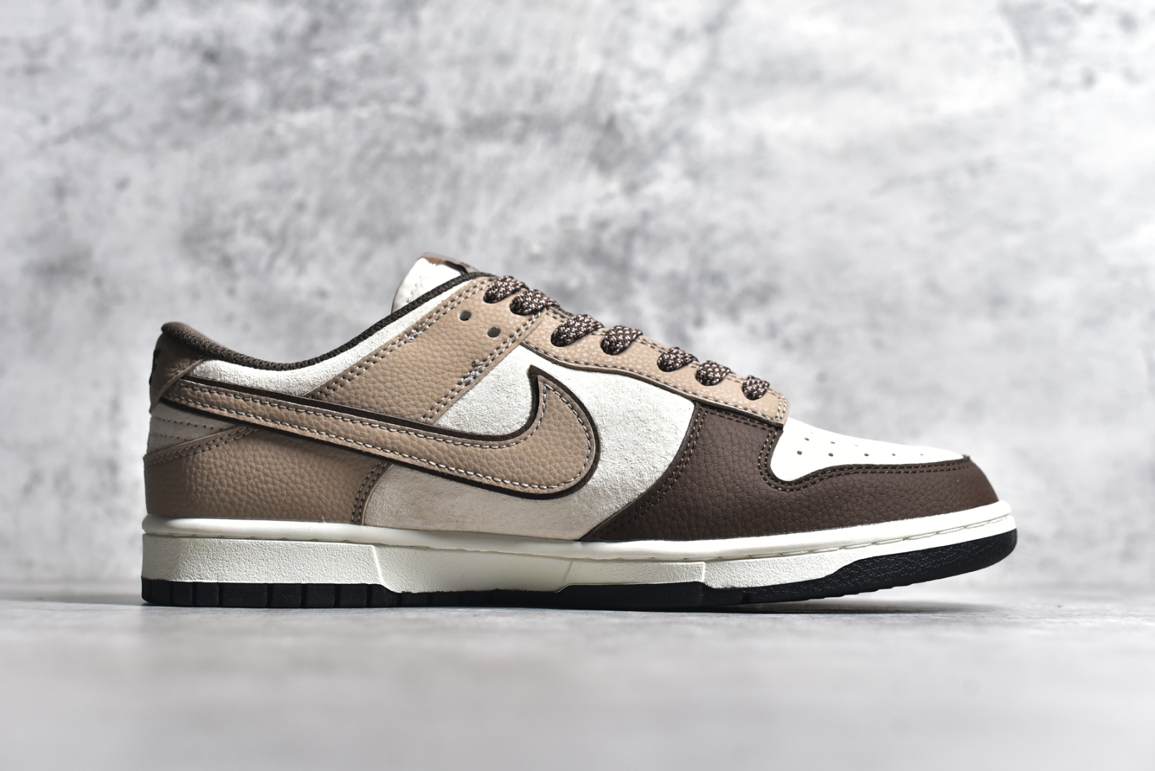 图片[3]-#NK SB Dunk Low 北面蛇年联名 字幕棕勾 周年高端定制 低帮休闲板鞋 DJ2024-090 #定制鞋盒 大厂纯原品质出货 超高清洁度 皮料切割干净无任何毛边 细节完美 尺码：36 36.5 37.5 38 38.5 39 40 40.5 41 42 42.5 43 44 44.5 45-选品中心