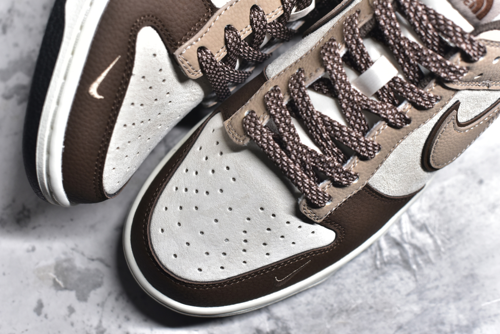 图片[8]-#NK SB Dunk Low 北面蛇年联名 字幕棕勾 周年高端定制 低帮休闲板鞋 DJ2024-090 #定制鞋盒 大厂纯原品质出货 超高清洁度 皮料切割干净无任何毛边 细节完美 尺码：36 36.5 37.5 38 38.5 39 40 40.5 41 42 42.5 43 44 44.5 45-选品中心
