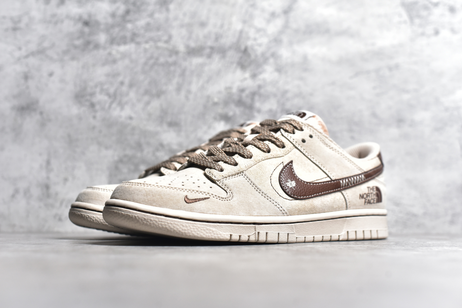 图片[2]-#Nk SB Dunk Low 北面蛇年联名 猪八咖啡勾 周年高端定制 低帮休闲板鞋 DJ2024-086 #定制鞋盒 大厂纯原品质出货 超高清洁度 皮料切割干净无任何毛边 细节完美 尺码：36 36.5 37.5 38 38.5 39 40 40.5 41 42 42.5 43 44 44.5 45-选品中心