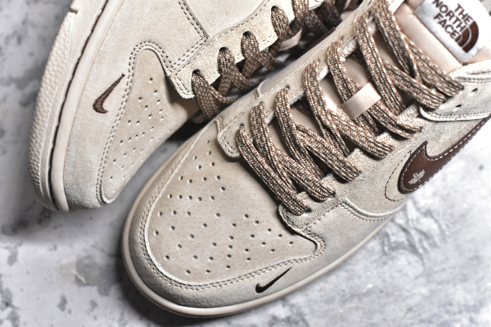 图片[8]-#Nk SB Dunk Low 北面蛇年联名 猪八咖啡勾 周年高端定制 低帮休闲板鞋 DJ2024-086 #定制鞋盒 大厂纯原品质出货 超高清洁度 皮料切割干净无任何毛边 细节完美 尺码：36 36.5 37.5 38 38.5 39 40 40.5 41 42 42.5 43 44 44.5 45-选品中心