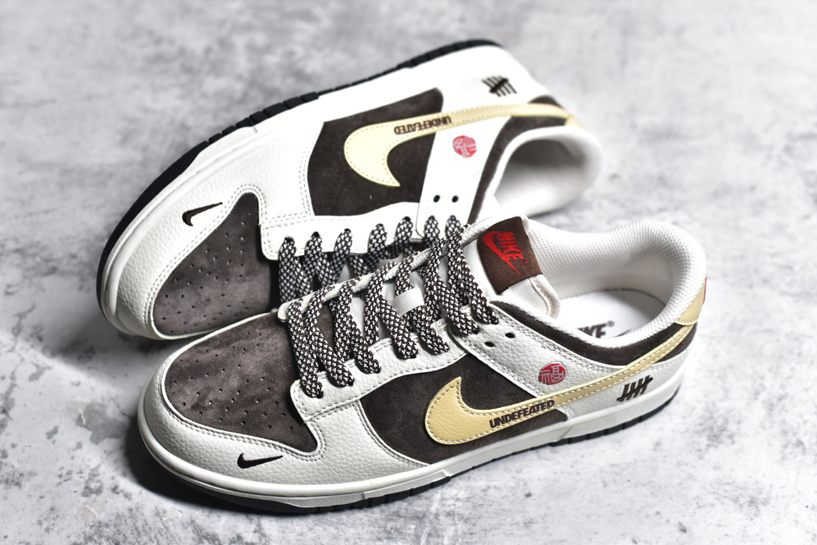 图片[7]-#Nk SB Dunk Low UN联名 米棕卡其勾 周年高端定制 低帮休闲板鞋 DJ2024-089 #定制鞋盒 大厂纯原品质出货 超高清洁度 皮料切割干净无任何毛边 细节完美 尺码：36 36.5 37.5 38 38.5 39 40 40.5 41 42 42.5 43 44 44.5 45-选品中心