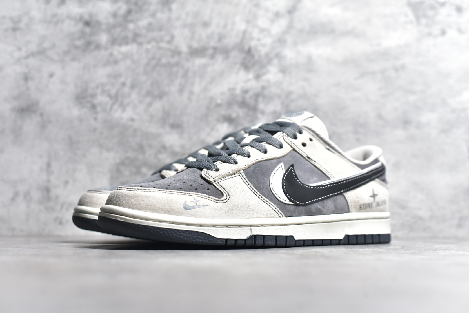 图片[2]-#Nk SB Dunk Low 石头岛联名 黑白双勾 周年高端定制 低帮休闲板鞋 DJ2024-087 #定制鞋盒 大厂纯原品质出货 超高清洁度 皮料切割干净无任何毛边 细节完美 尺码：36 36.5 37.5 38 38.5 39 40 40.5 41 42 42.5 43 44 44.5 45-选品中心