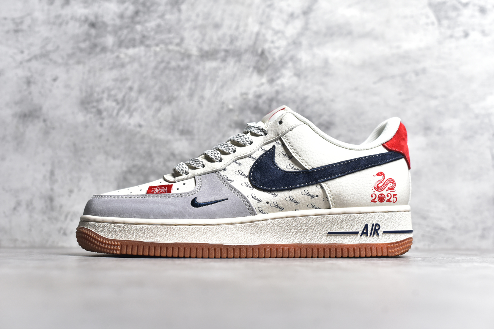 #NK Air Force 1\’07 Low 斯图西联名蛇年限定 小红蛇 空军一号低帮休闲板鞋 XS1958-502 #原楦头原纸板 原装鞋盒 定制五金配件 内置全掌气垫 原厂鞋底 尺码：36 36.5 37.5 38 38.5 39 40 40.5 41 42 42.5 43 44 44.5 45-选品中心