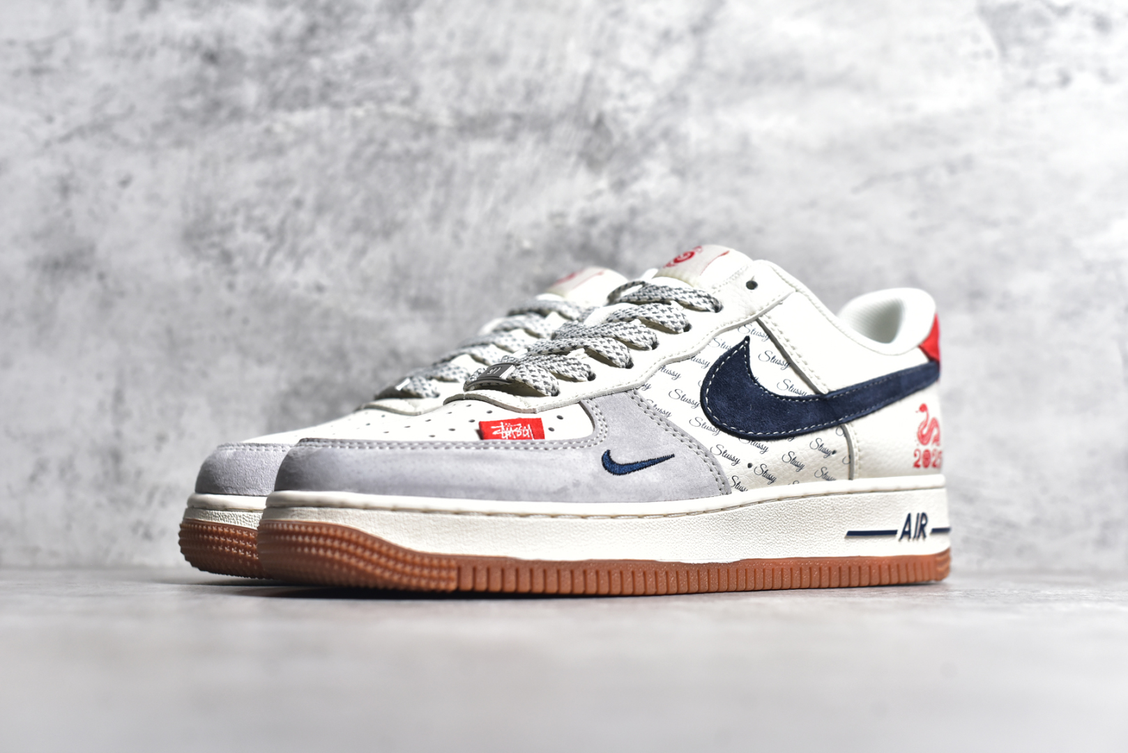 图片[2]-#NK Air Force 1\’07 Low 斯图西联名蛇年限定 小红蛇 空军一号低帮休闲板鞋 XS1958-502 #原楦头原纸板 原装鞋盒 定制五金配件 内置全掌气垫 原厂鞋底 尺码：36 36.5 37.5 38 38.5 39 40 40.5 41 42 42.5 43 44 44.5 45-选品中心