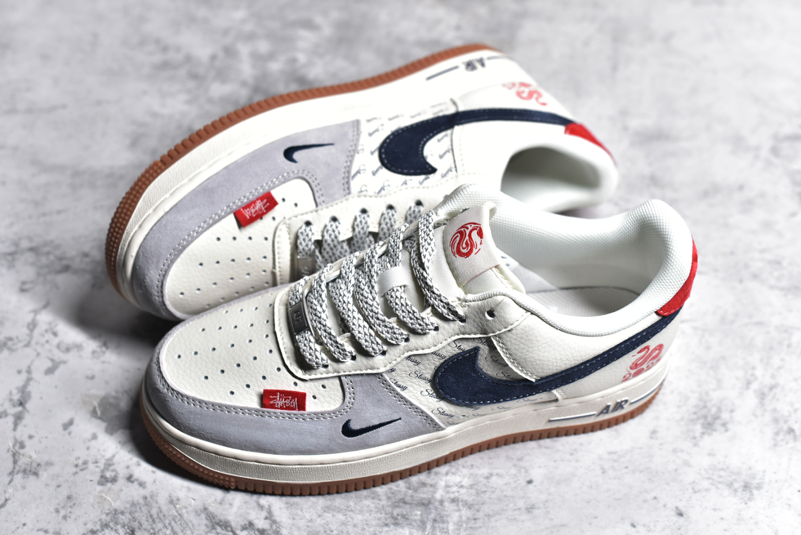 图片[7]-#NK Air Force 1\’07 Low 斯图西联名蛇年限定 小红蛇 空军一号低帮休闲板鞋 XS1958-502 #原楦头原纸板 原装鞋盒 定制五金配件 内置全掌气垫 原厂鞋底 尺码：36 36.5 37.5 38 38.5 39 40 40.5 41 42 42.5 43 44 44.5 45-选品中心