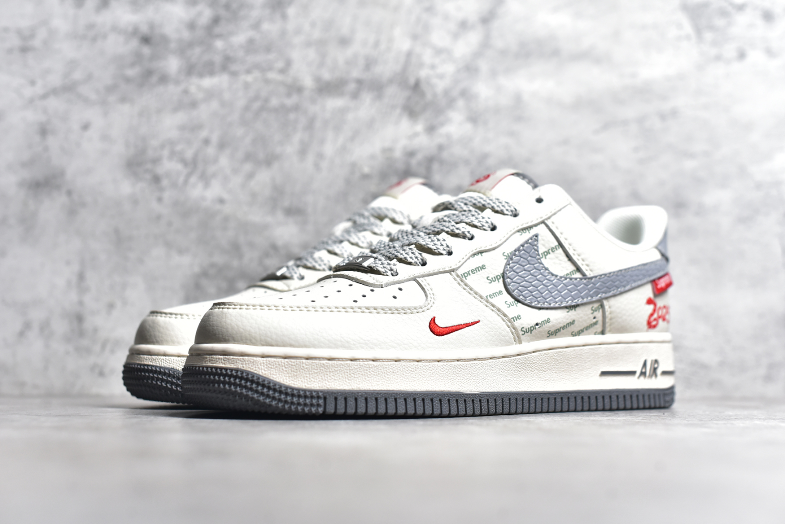 图片[2]-#NK Air Force 1\’07 Low Sup联名蛇年限定 银蛇纹勾 空军一号低帮休闲板鞋 XS1958-503 #原楦头原纸板 原装鞋盒 定制五金配件 内置全掌气垫 原厂鞋底 尺码：36 36.5 37.5 38 38.5 39 40 40.5 41 42 42.5 43 44 44.5 45-选品中心
