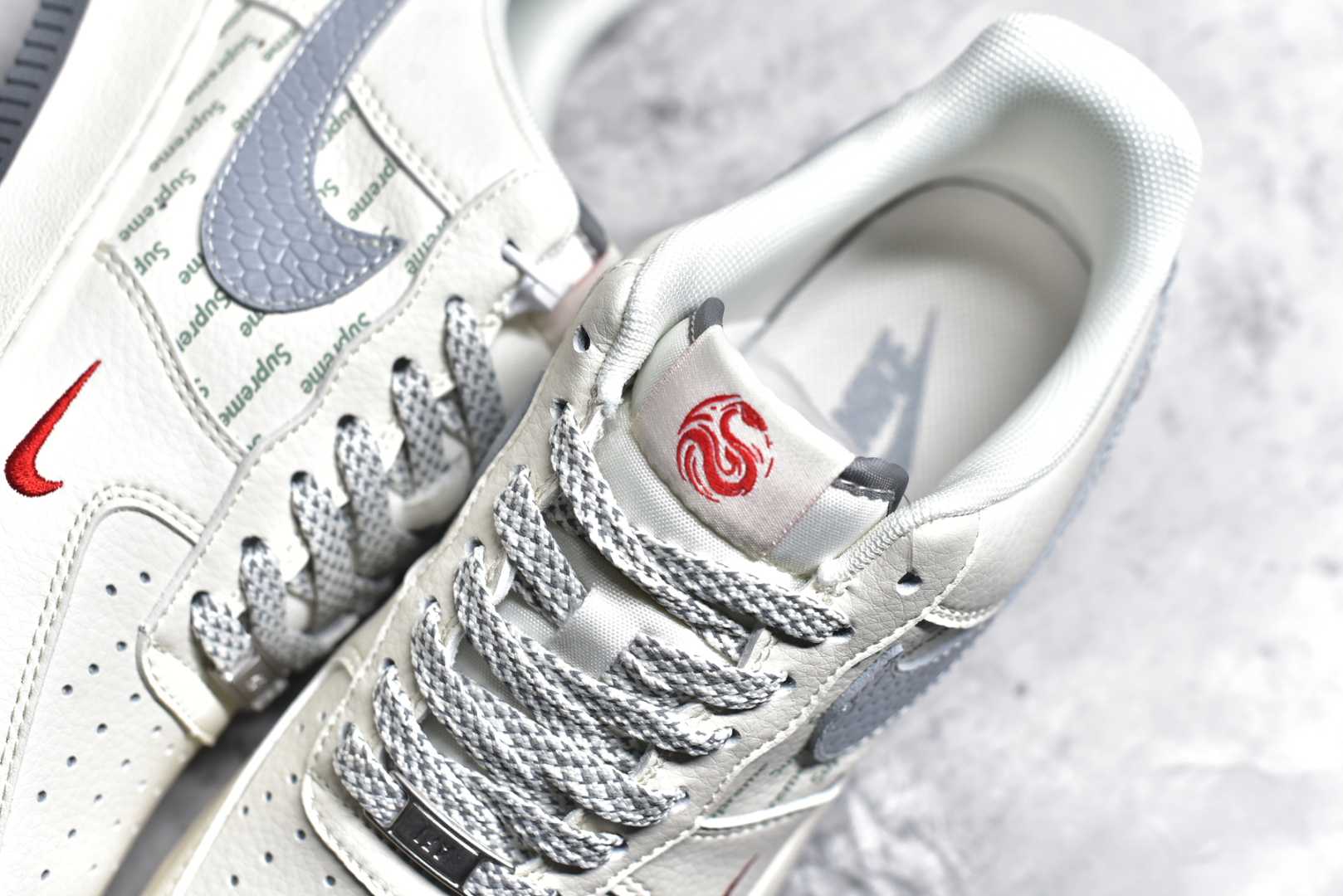 图片[9]-#NK Air Force 1\’07 Low Sup联名蛇年限定 银蛇纹勾 空军一号低帮休闲板鞋 XS1958-503 #原楦头原纸板 原装鞋盒 定制五金配件 内置全掌气垫 原厂鞋底 尺码：36 36.5 37.5 38 38.5 39 40 40.5 41 42 42.5 43 44 44.5 45-选品中心