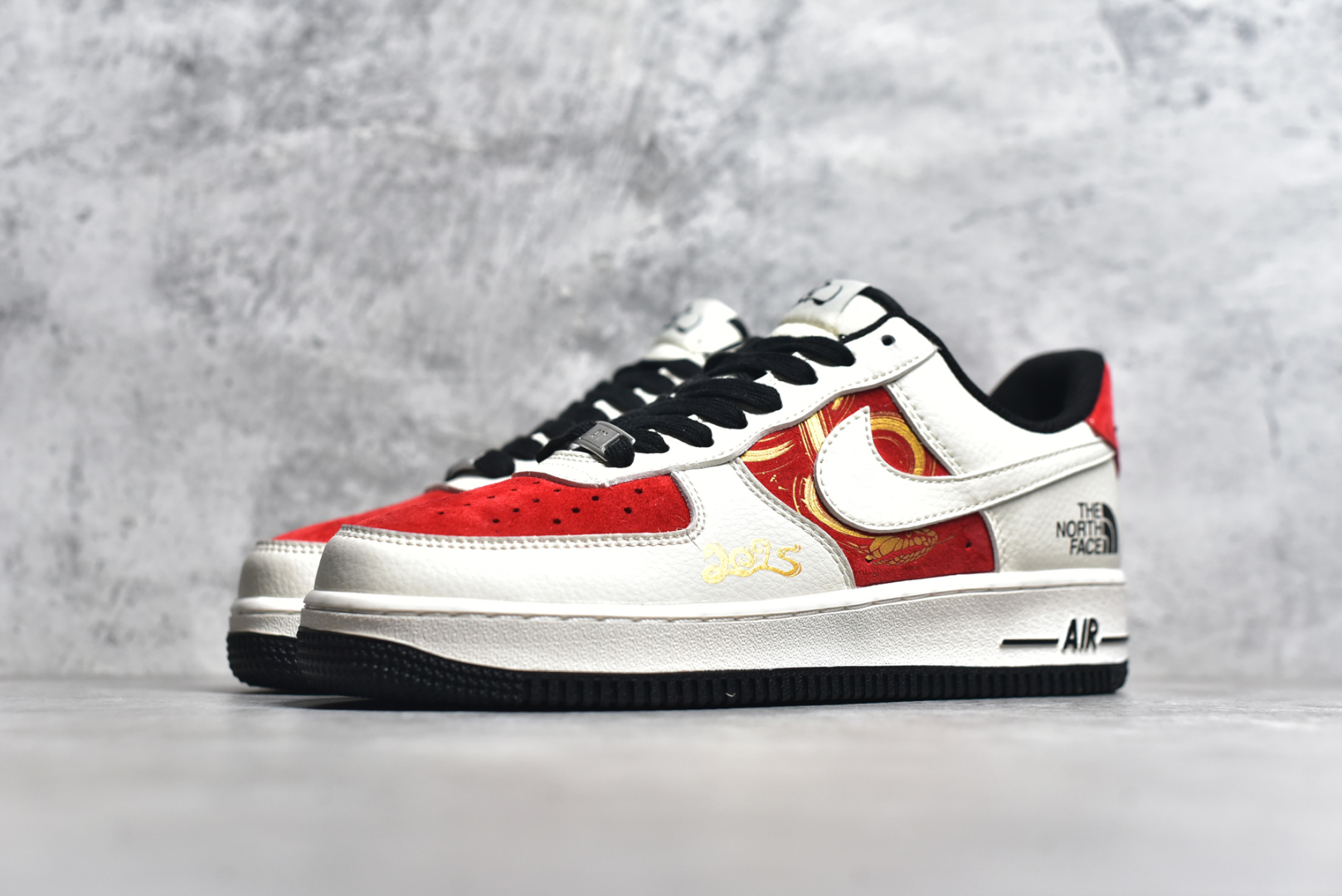 图片[2]-#NK Air Force 1 Low 07 x The North Face 蛇年限定 白红 原楦头原纸板 打造纯正低帮空军版型 专注外贸渠道 全掌内置蜂窝气垫 原盒配件 原厂中底钢印、拉帮完美 货号：DM6688 028 尺码：36 36.5 37.5 38 38.5 39 40 40.5 41 42 42.5 43 44 44.5 45-选品中心