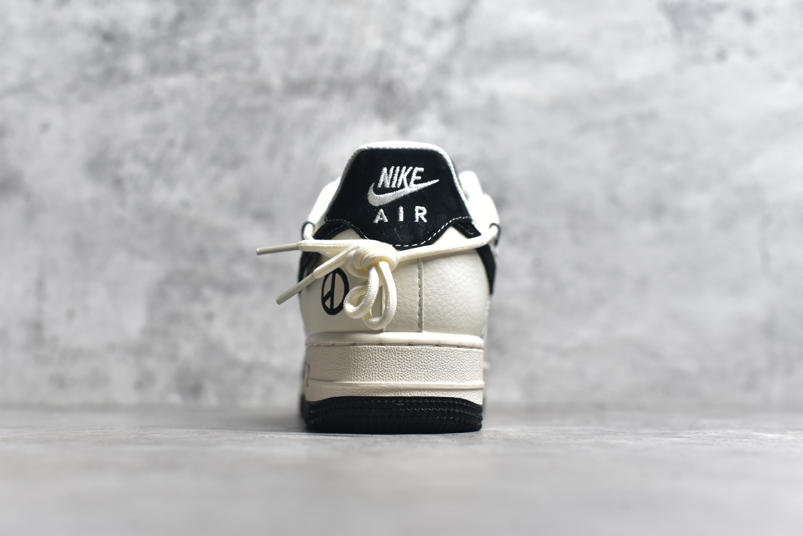 图片[5]-#NK Air Force 1 Low 07 x Peaceminusone 白灰黑小钩雏菊绑带满天星 原楦头原纸板 打造纯正低帮空军版型 专注外贸渠道 全掌内置蜂窝气垫 原盒配件 原厂中底钢印、拉帮完美 货号：DM6688 012 尺码：36 36.5 37.5 38 38.5 39 40 40.5 41 42 42.5 43 44 44.5 45-选品中心