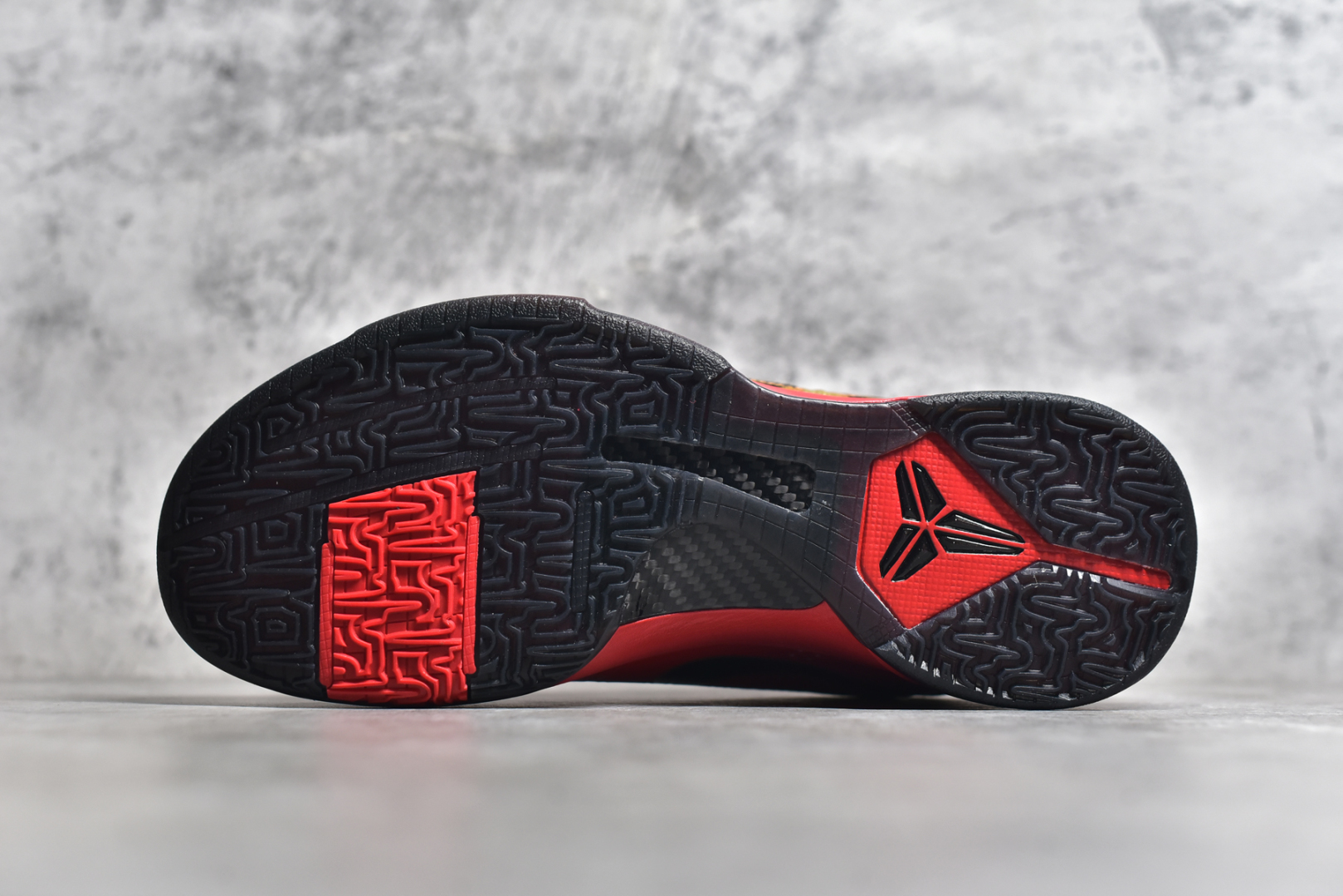 图片[6]-#NK Zoom Kobe 5 Protro ”Year of the Mamba“ 蛇年限定 红金色 纯原生产线出品 全码出货！ Zoom Turb气垫➕后掌EVA缓震 实战配置直接拉满 原楦纸板开发 鞋身流线型、后跟塑形，区分土肥圆 原档数据3D打印 鞋面细节匹配原版 全身鞋材卡料色独家定制 唯一正确喷漆SWOOSH NK专利Flyknit飞线科技，给予鞋身足够抗扭矩力 实战利器 专供海外市场 货号：HF5182 600 尺码：39 40 40.5 41 42 42.5 43 44 44.5 45 46 47-选品中心