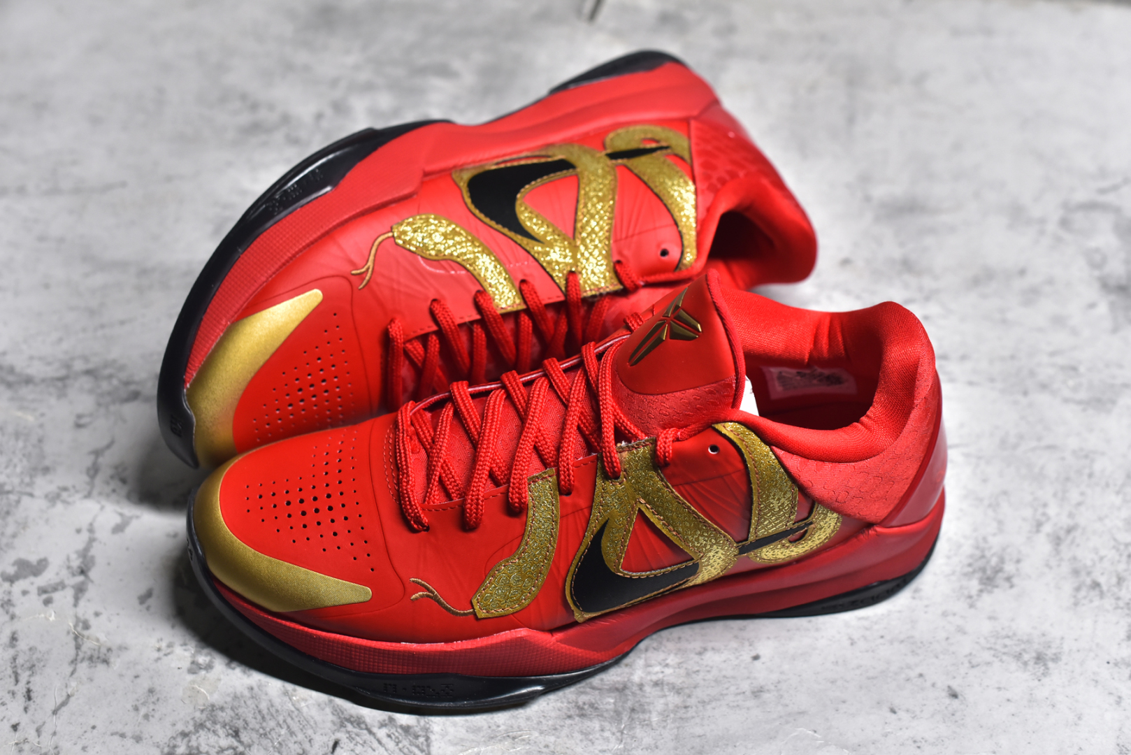 图片[7]-#NK Zoom Kobe 5 Protro ”Year of the Mamba“ 蛇年限定 红金色 纯原生产线出品 全码出货！ Zoom Turb气垫➕后掌EVA缓震 实战配置直接拉满 原楦纸板开发 鞋身流线型、后跟塑形，区分土肥圆 原档数据3D打印 鞋面细节匹配原版 全身鞋材卡料色独家定制 唯一正确喷漆SWOOSH NK专利Flyknit飞线科技，给予鞋身足够抗扭矩力 实战利器 专供海外市场 货号：HF5182 600 尺码：39 40 40.5 41 42 42.5 43 44 44.5 45 46 47-选品中心
