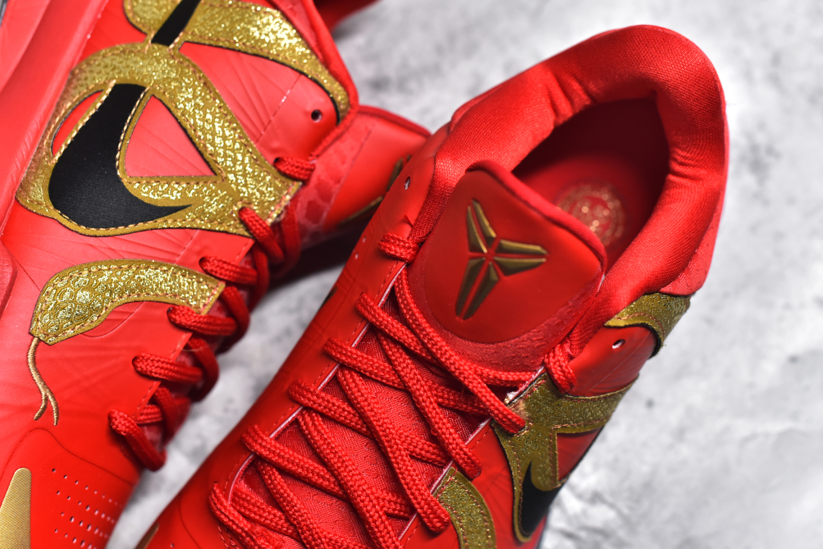 图片[9]-#NK Zoom Kobe 5 Protro ”Year of the Mamba“ 蛇年限定 红金色 纯原生产线出品 全码出货！ Zoom Turb气垫➕后掌EVA缓震 实战配置直接拉满 原楦纸板开发 鞋身流线型、后跟塑形，区分土肥圆 原档数据3D打印 鞋面细节匹配原版 全身鞋材卡料色独家定制 唯一正确喷漆SWOOSH NK专利Flyknit飞线科技，给予鞋身足够抗扭矩力 实战利器 专供海外市场 货号：HF5182 600 尺码：39 40 40.5 41 42 42.5 43 44 44.5 45 46 47-选品中心