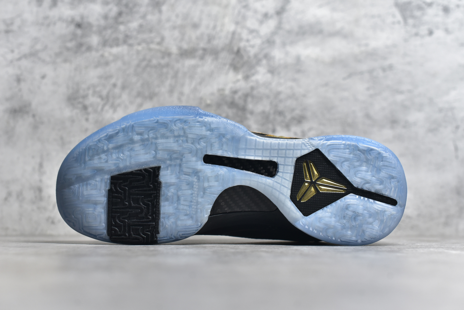 图片[6]-#NK Zoom Kobe 5 联名 科比五代 #Zoom Turbo气垫➕后掌EVA缓震 实战配置直接拉满 #原楦纸板开发 鞋身流线型、后跟塑形，区分土肥圆 #原档数据3D打印 鞋面细节匹配原版 #全身鞋材卡料色独家定制 唯一正确喷漆SWOOSH #NK专利Flyknit飞线科技，给予鞋身足够抗扭矩力 #真实底模 实战利器 专供海外市场 货号：IB4481-500 尺码：39-48-选品中心