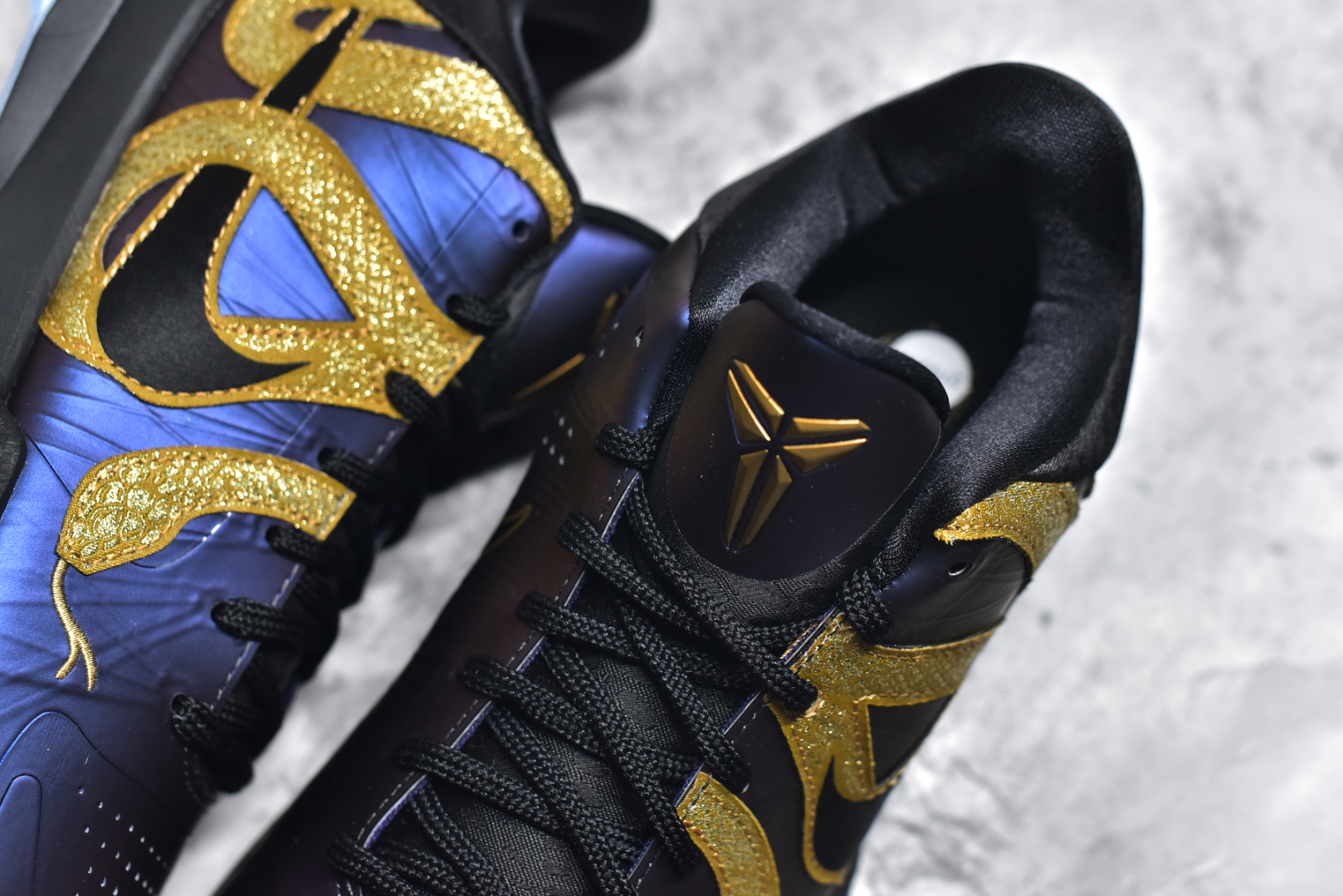 图片[9]-#NK Zoom Kobe 5 联名 科比五代 #Zoom Turbo气垫➕后掌EVA缓震 实战配置直接拉满 #原楦纸板开发 鞋身流线型、后跟塑形，区分土肥圆 #原档数据3D打印 鞋面细节匹配原版 #全身鞋材卡料色独家定制 唯一正确喷漆SWOOSH #NK专利Flyknit飞线科技，给予鞋身足够抗扭矩力 #真实底模 实战利器 专供海外市场 货号：IB4481-500 尺码：39-48-选品中心