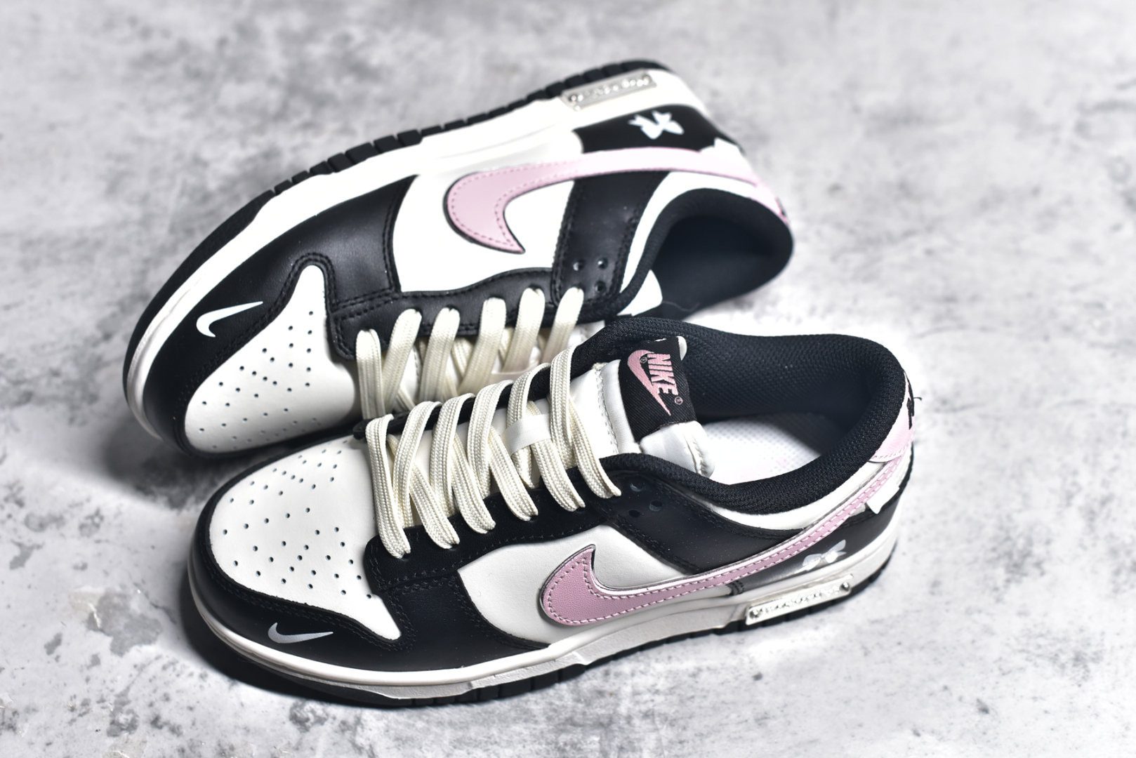图片[7]-SB Dunk Low 蝴蝶礼结 黑白粉 低帮休闲板鞋 BP1220-009 定制鞋盒 大厂纯原品质出货 超高清洁度 皮料切割干净无任何毛边 细节完美 尺码：35.5 36 36.5 37.5 38 38.5 39 40-选品中心
