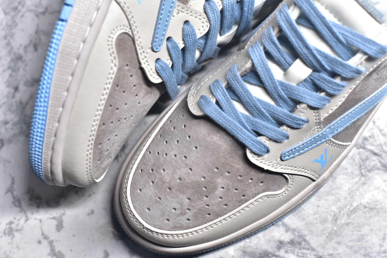图片[8]-#乔丹Travis Scott x Fragment Design x Jordan Air Jordan 1 Low OG SP AJ1 乔1LV联名 蔚蓝猪八 低帮文化休闲板鞋 尺码：36 36.5 37.5 38 38.5 39 40 40.5 41 42 42.5 43 44 货号： LX1988-101-选品中心