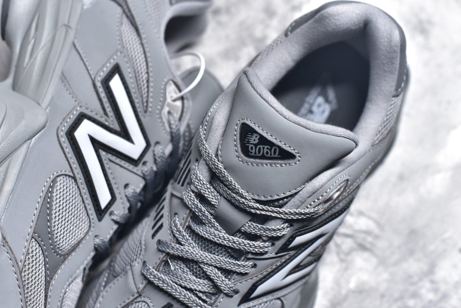 图片[9]-#Joe Freshgoods x New Balance NB9060 联名款 复古休闲运动慢跑鞋  #鞋款灵感源自设计师本人对夏日的怀日回忆。鞋面大身由空间双格及磨砂鞋面拼接而生，配以柔和、温暖的粉橘色调，夏日氛围拉满  #采用大面积网眼以及麂皮材质覆盖鞋身，还原经典气质。搭载ABZORB避震科技，由泡沫聚酯制成，上脚可以有效减少由鞋底反弹对身体及双腿的冲击力 货号： U9060ZGB  尺码：36 37 37.5 38 38.5 39 40 40.5 41 42 42.5 43 44 44.5 45 46.5-选品中心