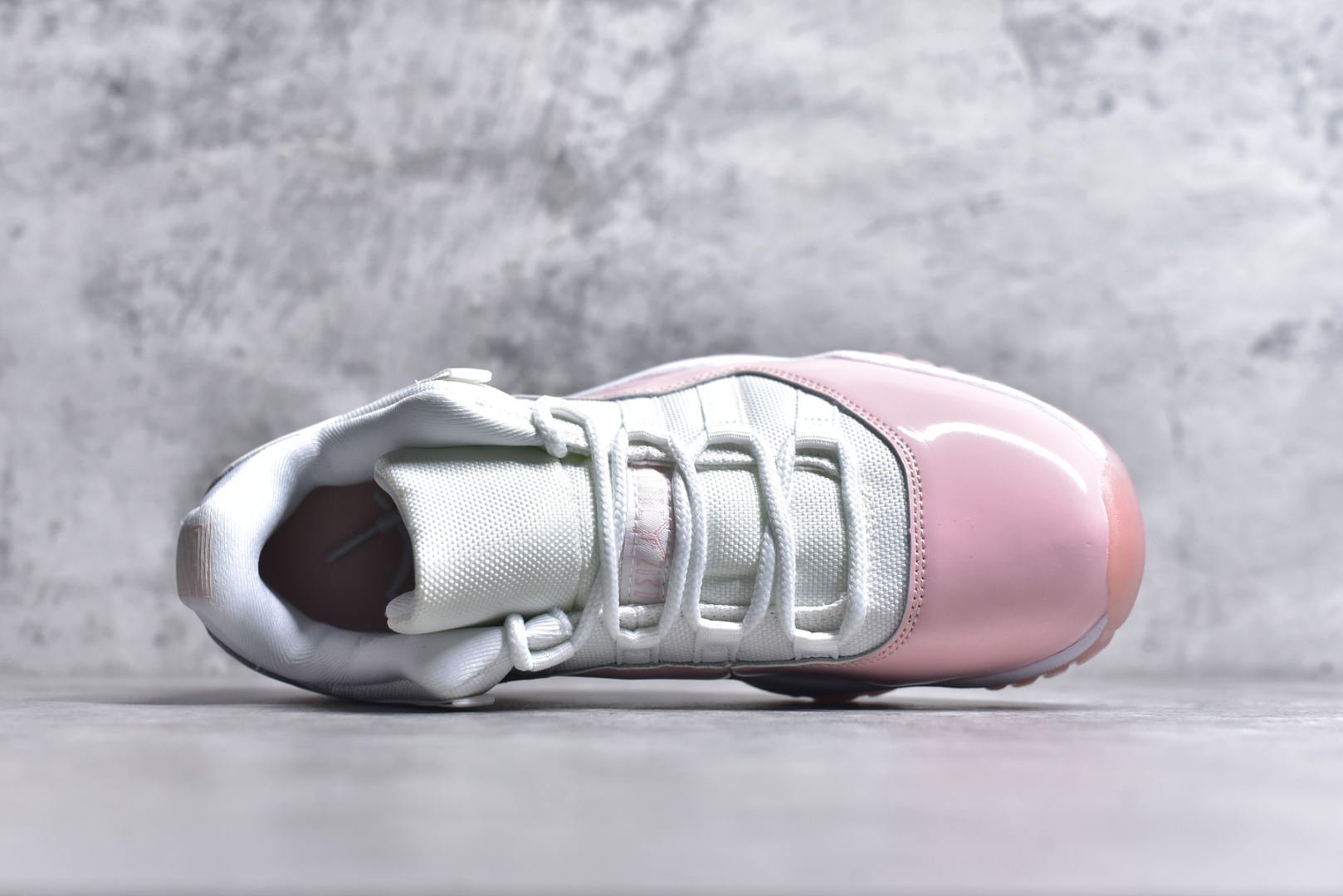 图片[4]-#Air Jordan 11 retro Low “Legend Pink” 白度粉色低帮 最高工艺复刻 原装无色差修正 #原楦原纸板开发 纯正十一代版型 #原底真实气垫 回弹反馈充足 完美鞋楦打造 市面最高工艺 货号： AH7860 160CF 尺码：36 36.5 37.5 38 38.5 39 40 40.5 41 42 42.5 43 44-选品中心