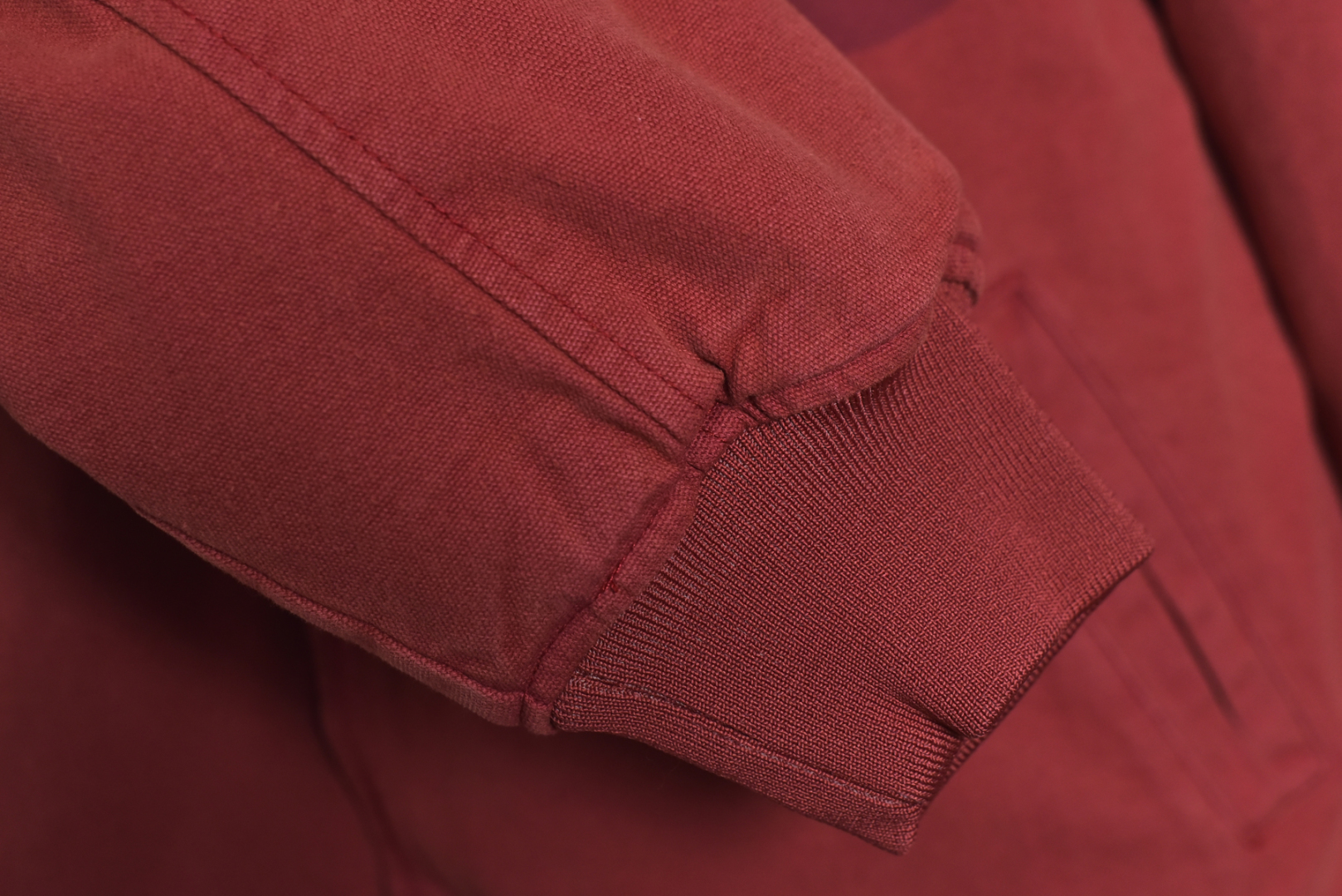 图片[7]-#Stussy/斯图西 24Fw 模糊涂鸦字母夹克外套 面部面料原版拆解打色进口环保纯棉2*2帆布面料，里布面料大身为纯棉竖纹面料，袖子为400T尼龙面料，内里与原版一致+夹棉，大身与袖子均为不同面料和不同绗线绗棉形状，纽扣、吊牌、吊粒、原版贴纸+原版货号全部定制 尺码：M-XXL-选品中心