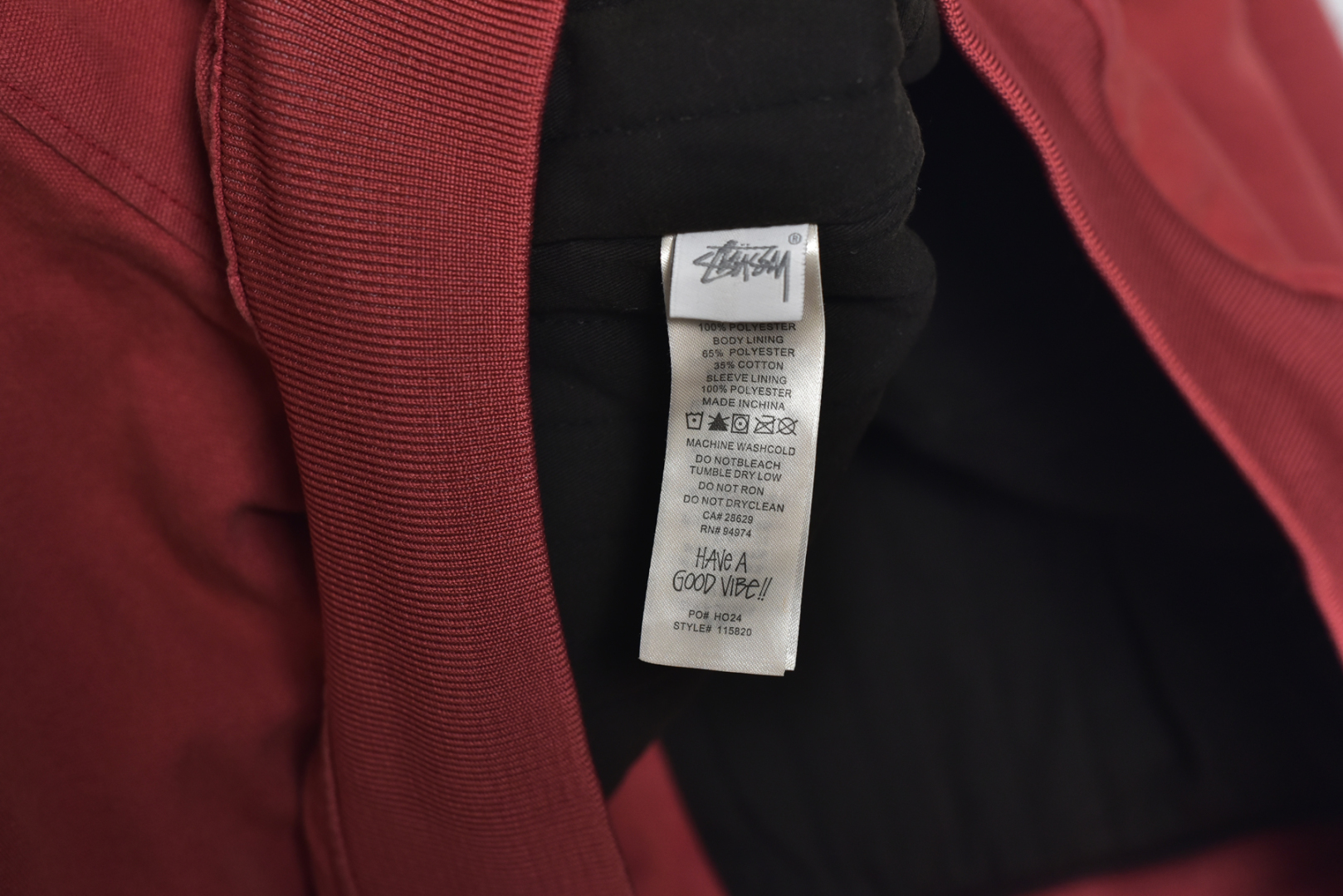 图片[9]-#Stussy/斯图西 24Fw 模糊涂鸦字母夹克外套 面部面料原版拆解打色进口环保纯棉2*2帆布面料，里布面料大身为纯棉竖纹面料，袖子为400T尼龙面料，内里与原版一致+夹棉，大身与袖子均为不同面料和不同绗线绗棉形状，纽扣、吊牌、吊粒、原版贴纸+原版货号全部定制 尺码：M-XXL-选品中心