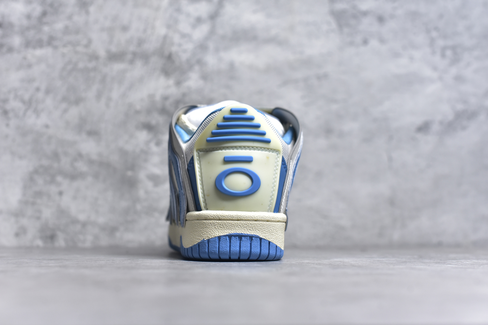 图片[5]-#OLD ORDER Skater 001 联名复古时尚滑板鞋面包鞋 复古滑板鞋 风格回潮 OLD ORDER 品牌推出了原创鞋款SKATER-001 一双兼具了运动与潮流复古属性的高品质球鞋 产品设计开发历时8个月 鞋底模具经历3次调整 鞋面打样经历5次调整 只为把高品质的产品状态带给各位 SKATER-001设计风格以上世纪80-90年代经典滑板鞋为灵感 将原汁原味的复古风格赋予全新的工艺质感 明亮活泼的设计风格 融入My Melody伙伴们的元素 多种面料和颜色的选择 赋予生生不息的潮流活力 独特附赠可拆卸卡通形象3D鞋面装饰 不止点缀 还有玩乐 以复古玩具为灵感打造的收藏鞋盒 与孩童时期的自己产生共鸣 创造难忘的开箱体验 尺码 36 37 38 39 40 41 42 43 44 45-选品中心