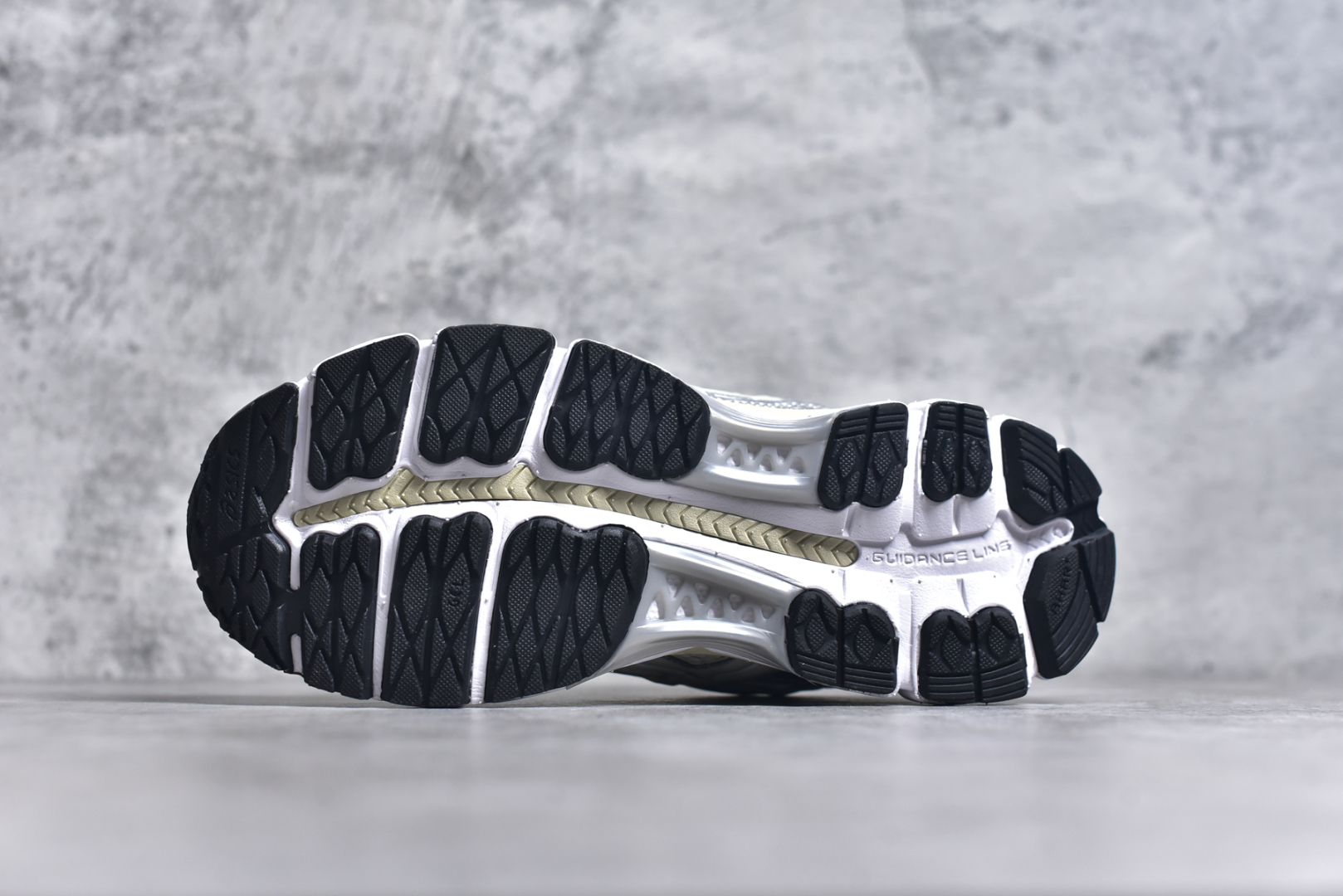 图片[6]-#KITH x Asics Gel Kayano 12.1\”Cream/Pure Aqua\”亚瑟士卡亚诺12.1代系列低帮轻量缓震休闲运动跑步鞋 采用环保太空合成革配合透气网眼布鞋面材质 中底3D可视GEL缓震胶效果 升级EVA全新缓震中底部位科技组合耐磨橡胶外底片 尺码：36 37 37.5 38 39 39.5 40.5 41.5 42 42.5 43.5 44 44.5 45-选品中心
