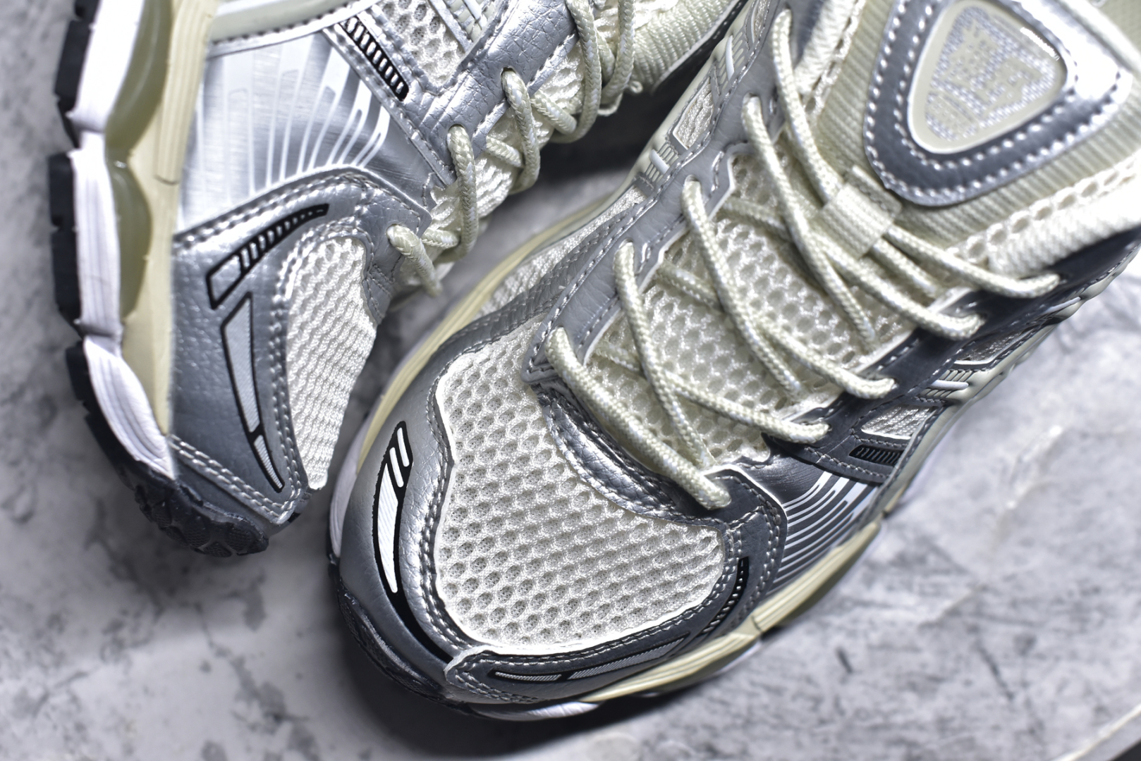 图片[8]-#KITH x Asics Gel Kayano 12.1\”Cream/Pure Aqua\”亚瑟士卡亚诺12.1代系列低帮轻量缓震休闲运动跑步鞋 采用环保太空合成革配合透气网眼布鞋面材质 中底3D可视GEL缓震胶效果 升级EVA全新缓震中底部位科技组合耐磨橡胶外底片 尺码：36 37 37.5 38 39 39.5 40.5 41.5 42 42.5 43.5 44 44.5 45-选品中心