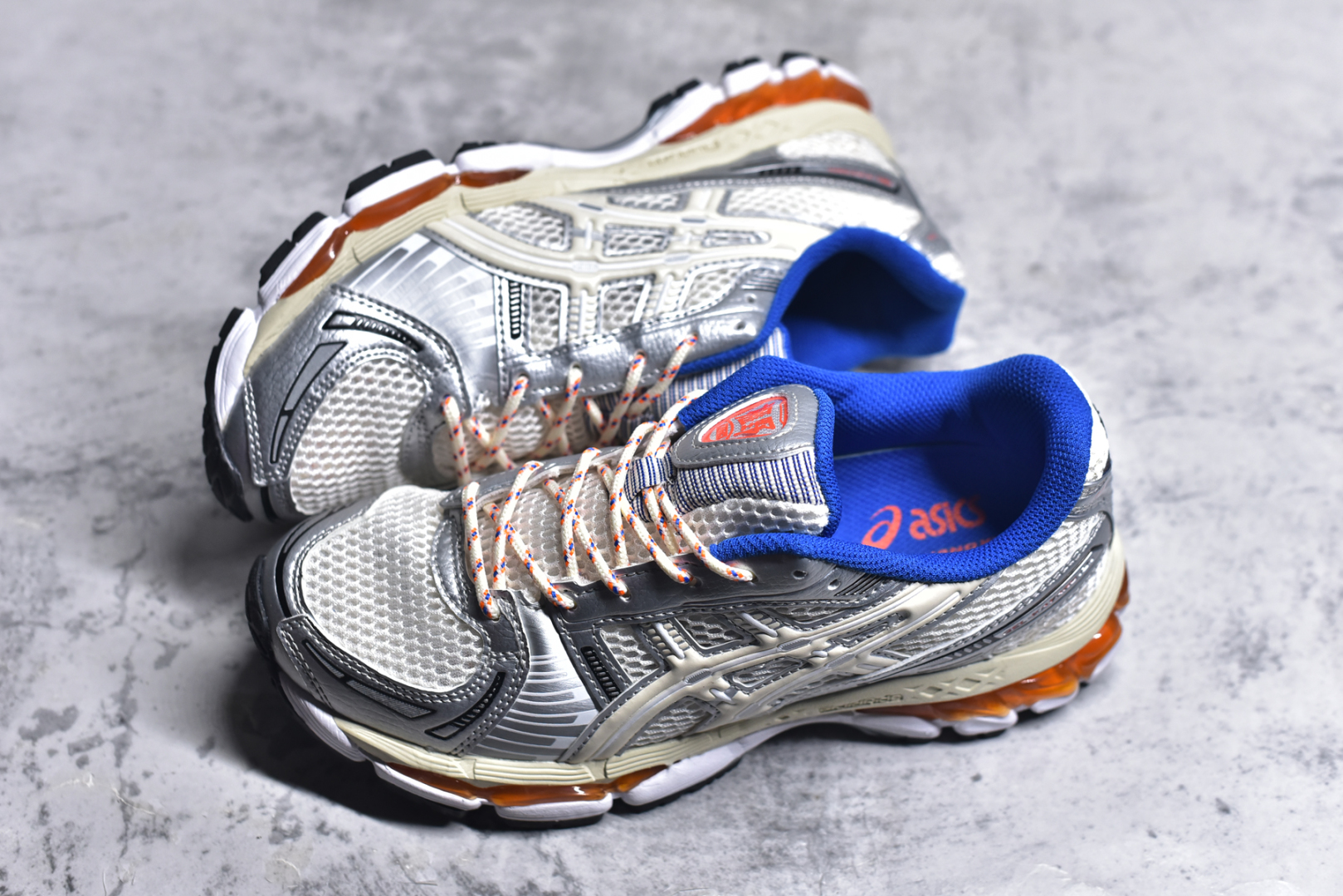 图片[7]-#KITH x Asics Gel Kayano 12.1\”Cream/Pure Aqua\”亚瑟士卡亚诺12.1代系列低帮轻量缓震休闲运动跑步鞋 采用环保太空合成革配合透气网眼布鞋面材质 中底3D可视GEL缓震胶效果 升级EVA全新缓震中底部位科技组合耐磨橡胶外底片 尺码：36 37 37.5 38 39 39.5 40.5 41.5 42 42.5 43.5 44 44.5 45-选品中心