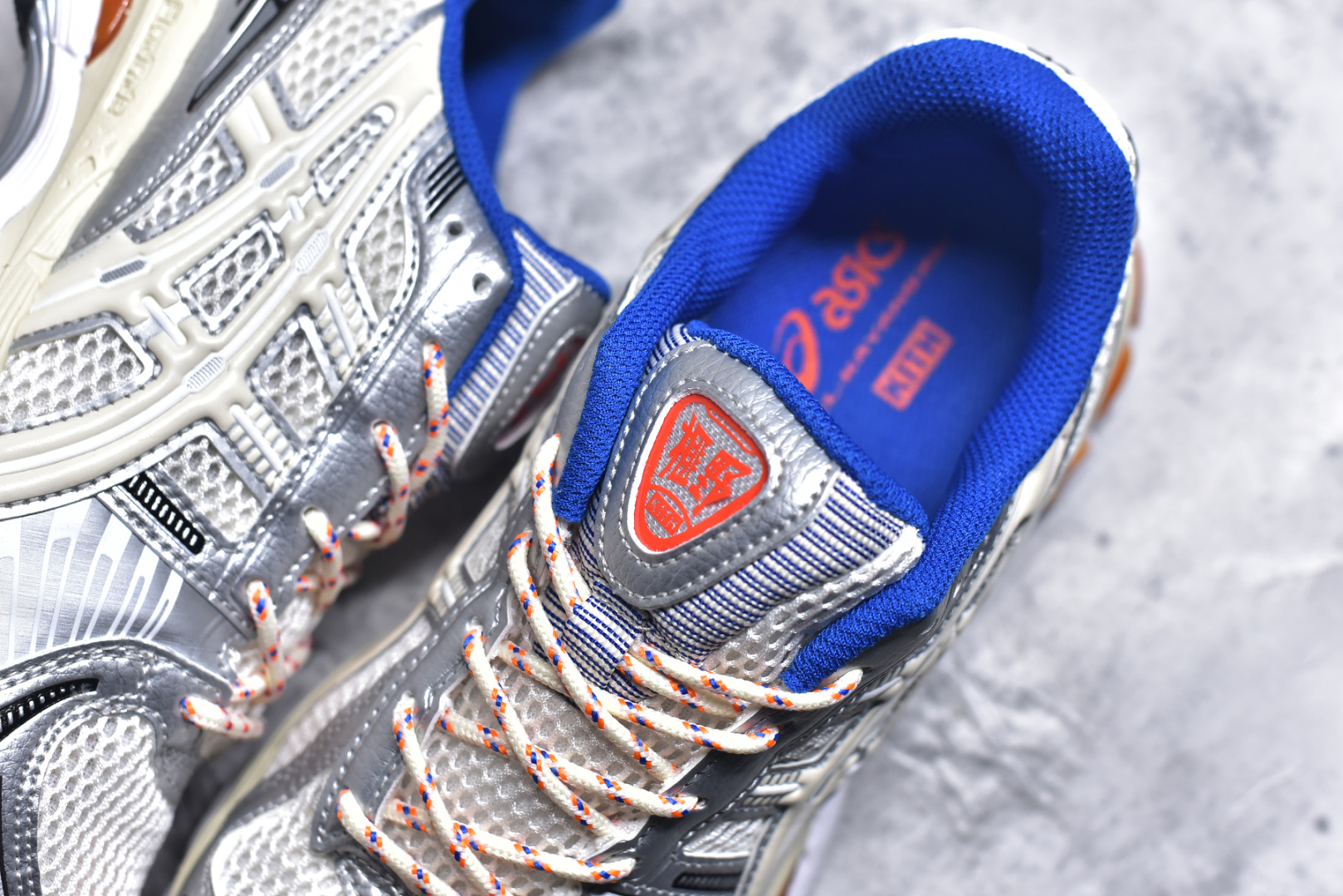 图片[9]-#KITH x Asics Gel Kayano 12.1\”Cream/Pure Aqua\”亚瑟士卡亚诺12.1代系列低帮轻量缓震休闲运动跑步鞋 采用环保太空合成革配合透气网眼布鞋面材质 中底3D可视GEL缓震胶效果 升级EVA全新缓震中底部位科技组合耐磨橡胶外底片 尺码：36 37 37.5 38 39 39.5 40.5 41.5 42 42.5 43.5 44 44.5 45-选品中心