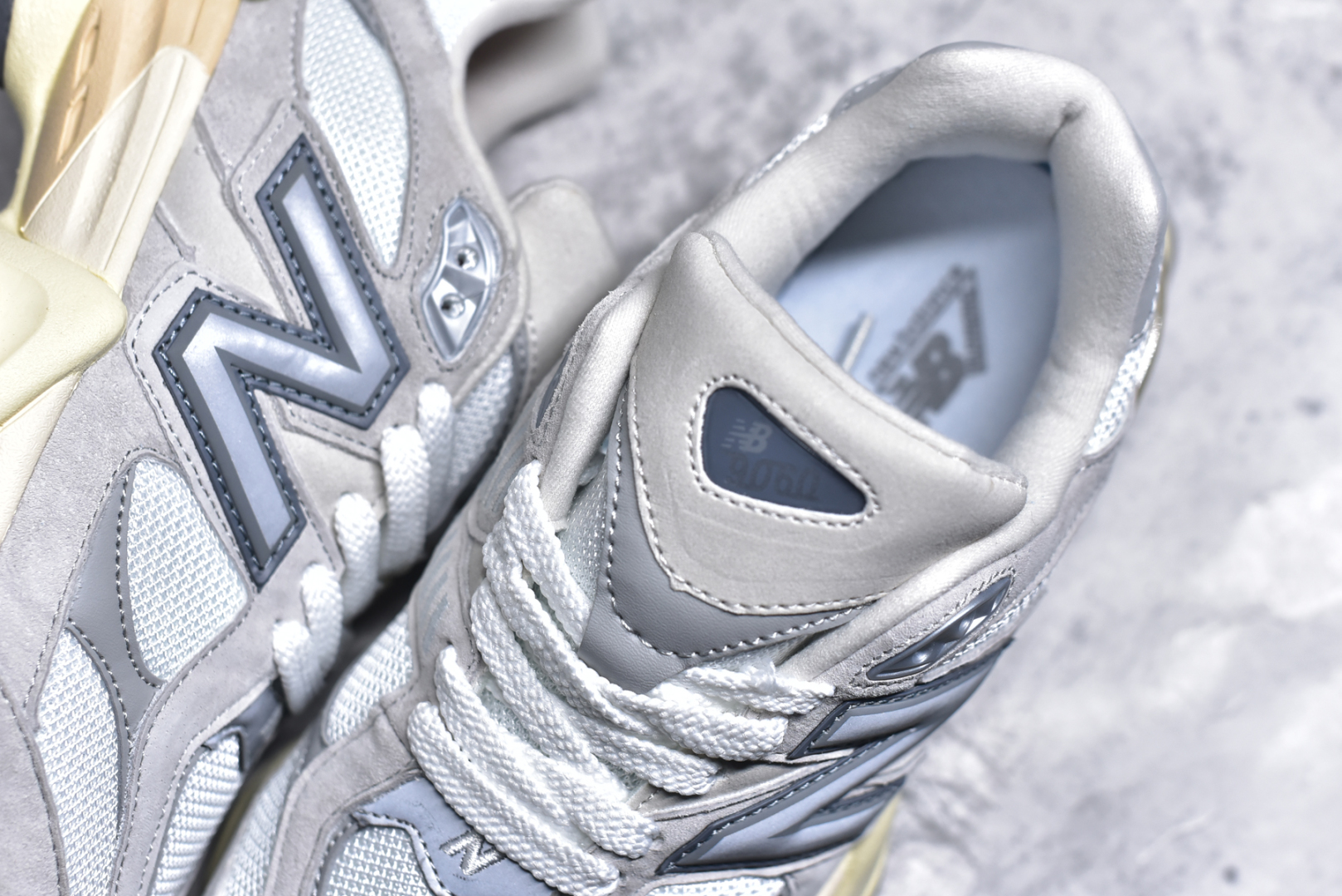 图片[9]-#NB 新百伦 New Balance NB9060小象蹄男女款9060舒适百搭老爹鞋。全新 9060 款式将经典风格与现代设计融合到日常多功能性中。 9060 重新诠释了源自经典 99X 型号的熟悉元素，其灵感来自于 Y2K 时代的未来主义和美学。 鞋面在990 的基础中进行了扩展和使用，以提供可见的运动感，中底采用 ABZORB 和 SBS 熟悉的缓震平台以提供舒适感。 类型：男女鞋 尺码：36-45含半码-选品中心