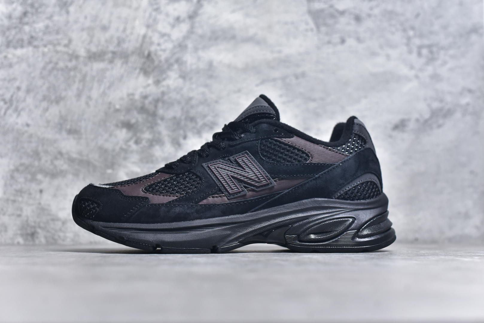 # NB新百伦New Balance M2010系列低帮复古老爹风休闲运动慢跑鞋 采用猪巴革拼接透气网眼衬垫织物鞋面材质 T-Beam大底提供足步弓支撑,保持步态稳定 加入了ENCAP材质缓震中底❗禧记忆焕发新生活力！ 货号：M2010RN 尺码：36-46.5-选品中心
