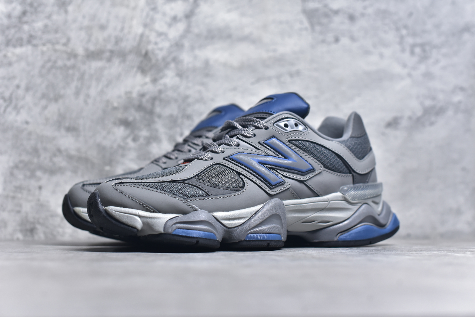 图片[2]-#NB 新百伦 New Balance NB9060小象蹄男女款9060舒适百搭老爹鞋。全新 9060 款式将经典风格与现代设计融合到日常多功能性中。 9060 重新诠释了源自经典 99X 型号的熟悉元素，其灵感来自于 Y2K 时代的未来主义和美学。 鞋面在990 的基础中进行了扩展和使用，以提供可见的运动感，中底采用 ABZORB 和 SBS 熟悉的缓震平台以提供舒适感。 类型：男女鞋 尺码：36-45含半码-选品中心