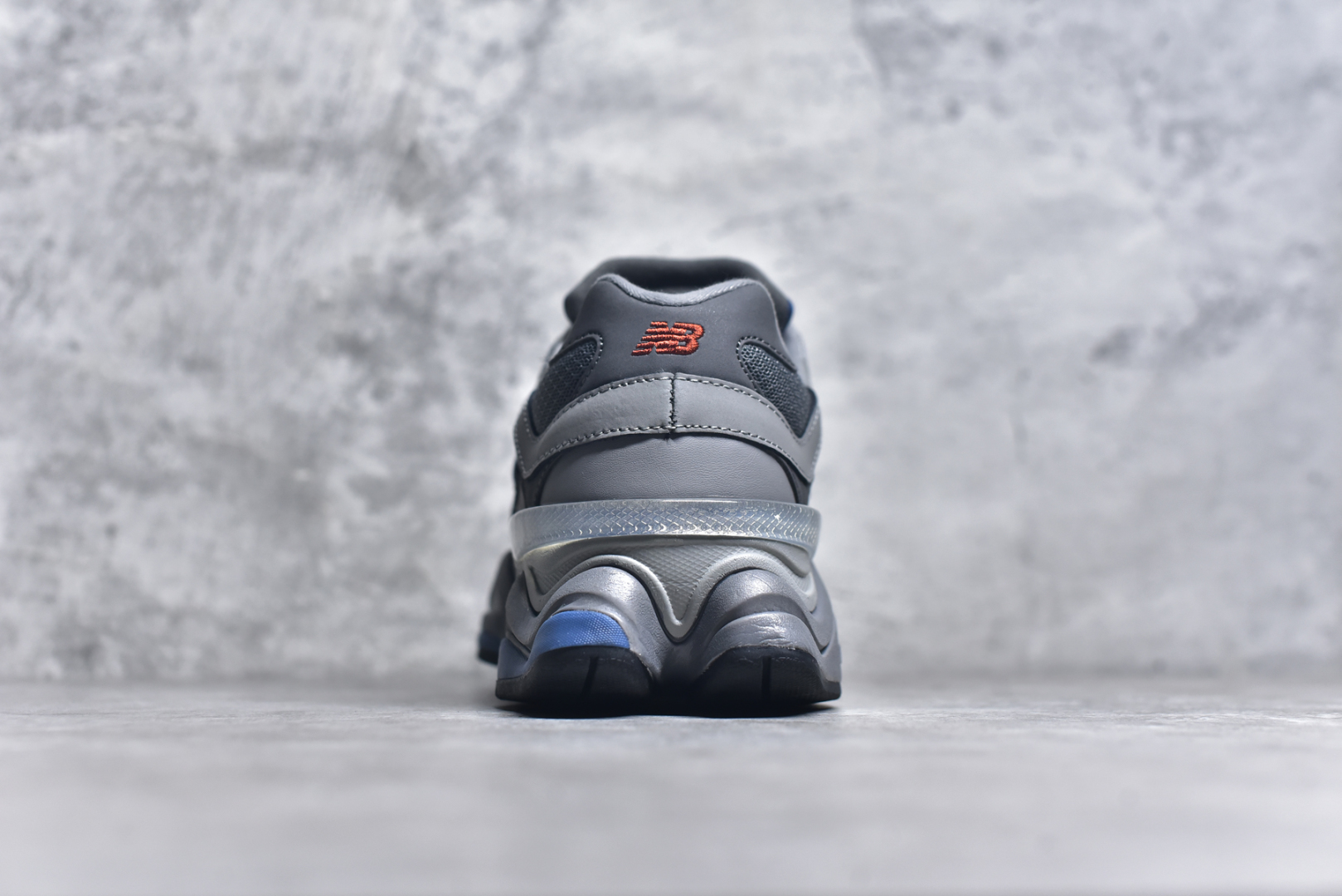 图片[5]-#NB 新百伦 New Balance NB9060小象蹄男女款9060舒适百搭老爹鞋。全新 9060 款式将经典风格与现代设计融合到日常多功能性中。 9060 重新诠释了源自经典 99X 型号的熟悉元素，其灵感来自于 Y2K 时代的未来主义和美学。 鞋面在990 的基础中进行了扩展和使用，以提供可见的运动感，中底采用 ABZORB 和 SBS 熟悉的缓震平台以提供舒适感。 类型：男女鞋 尺码：36-45含半码-选品中心