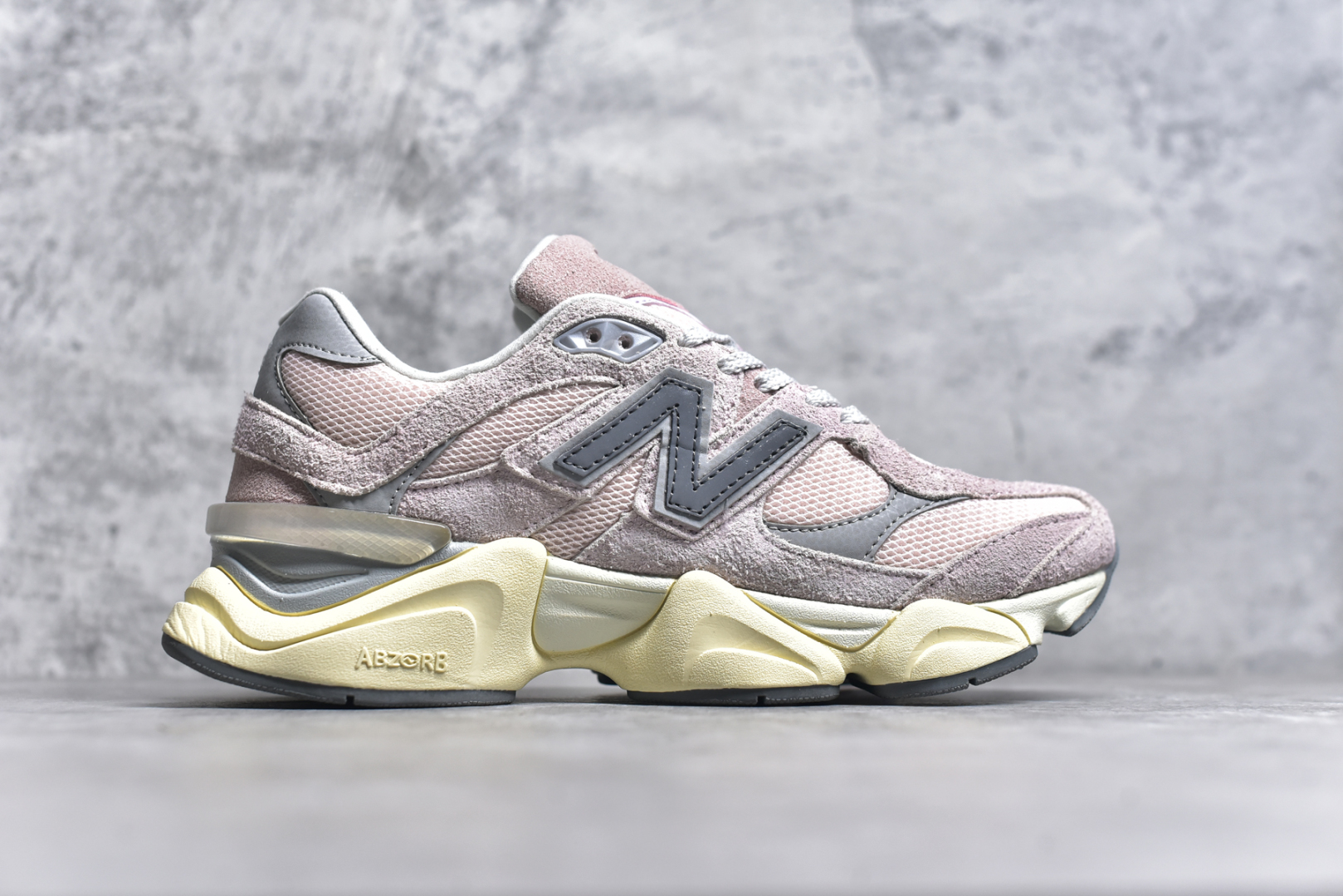 图片[3]-#NB 新百伦 New Balance NB9060小象蹄男女款9060舒适百搭老爹鞋。全新 9060 款式将经典风格与现代设计融合到日常多功能性中。 9060 重新诠释了源自经典 99X 型号的熟悉元素，其灵感来自于 Y2K 时代的未来主义和美学。 鞋面在990 的基础中进行了扩展和使用，以提供可见的运动感，中底采用 ABZORB 和 SBS 熟悉的缓震平台以提供舒适感。 类型：男女鞋 尺码：36-45含半码-选品中心