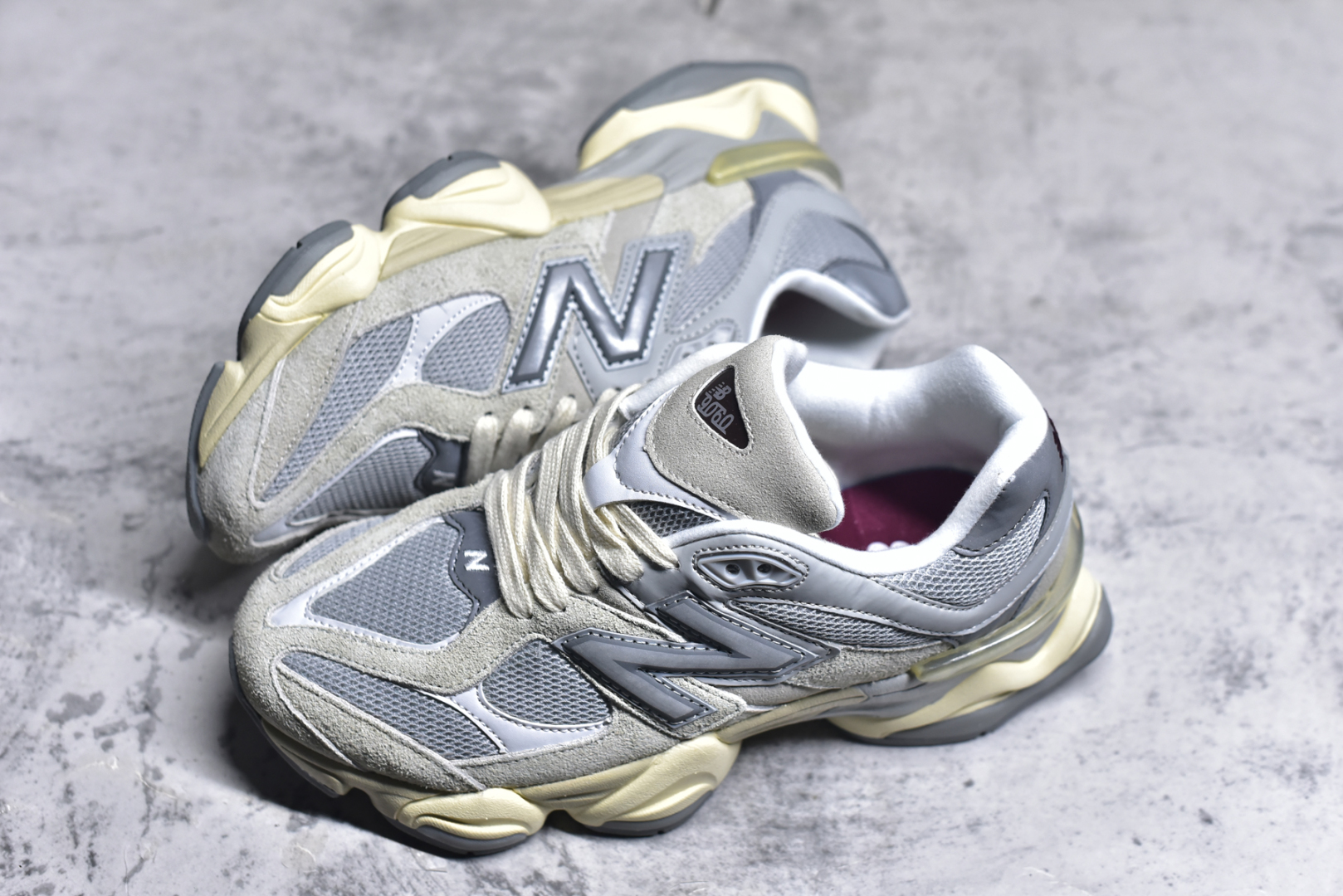 图片[7]-#NB 新百伦 New Balance NB9060小象蹄男女款9060舒适百搭老爹鞋。全新 9060 款式将经典风格与现代设计融合到日常多功能性中。 9060 重新诠释了源自经典 99X 型号的熟悉元素，其灵感来自于 Y2K 时代的未来主义和美学。 鞋面在990 的基础中进行了扩展和使用，以提供可见的运动感，中底采用 ABZORB 和 SBS 熟悉的缓震平台以提供舒适感。 类型：男女鞋 尺码：36-45含半码-选品中心