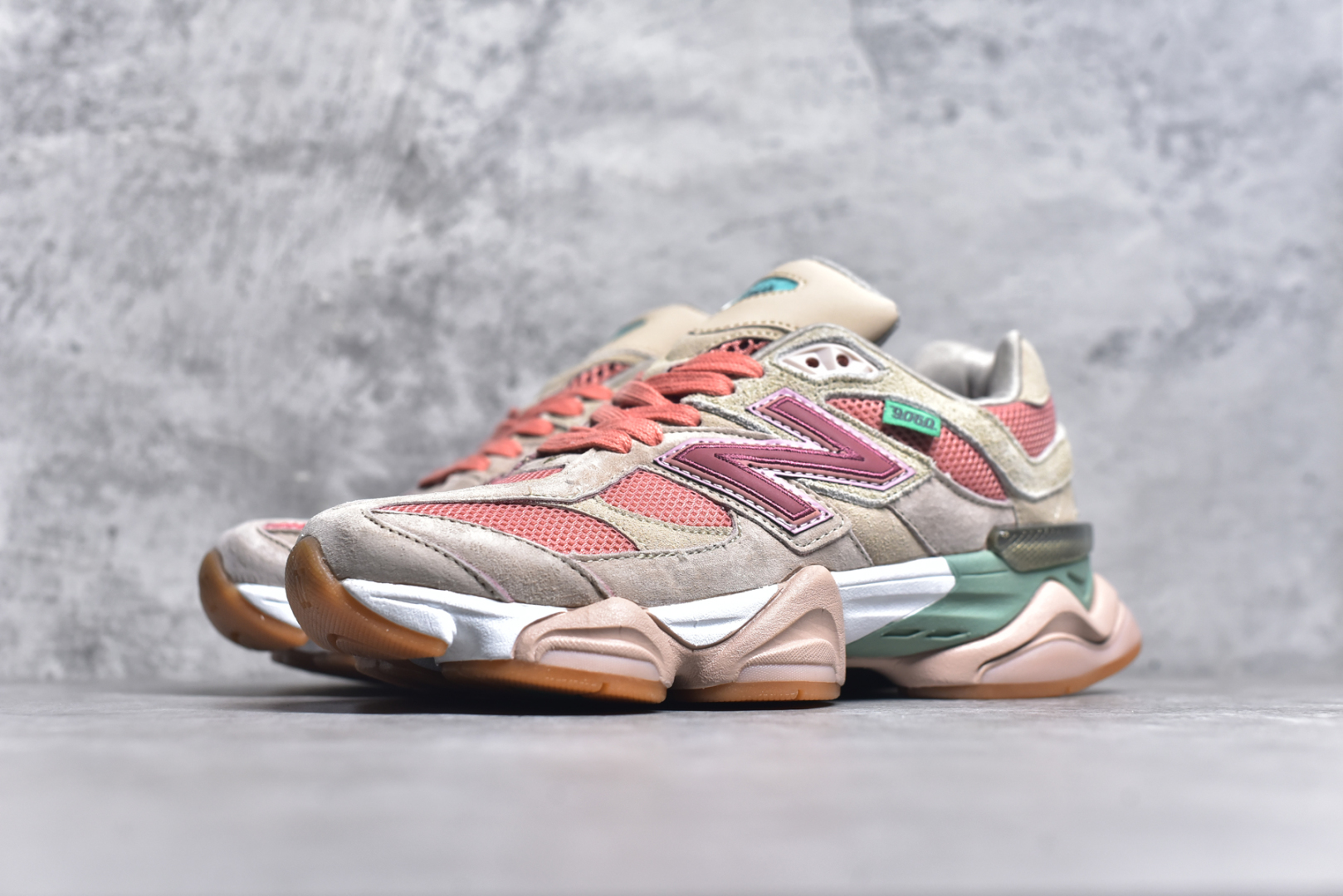 图片[2]-#NB 新百伦 New Balance NB9060小象蹄男女款9060舒适百搭老爹鞋。全新 9060 款式将经典风格与现代设计融合到日常多功能性中。 9060 重新诠释了源自经典 99X 型号的熟悉元素，其灵感来自于 Y2K 时代的未来主义和美学。 鞋面在990 的基础中进行了扩展和使用，以提供可见的运动感，中底采用 ABZORB 和 SBS 熟悉的缓震平台以提供舒适感。 类型：男女鞋 尺码：36-45含半码-选品中心