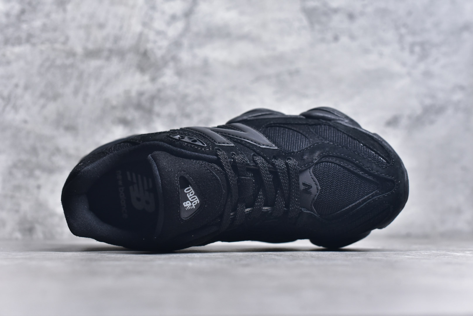 图片[4]-#NB 新百伦 New Balance NB9060小象蹄男女款9060舒适百搭老爹鞋。全新 9060 款式将经典风格与现代设计融合到日常多功能性中。 9060 重新诠释了源自经典 99X 型号的熟悉元素，其灵感来自于 Y2K 时代的未来主义和美学。 鞋面在990 的基础中进行了扩展和使用，以提供可见的运动感，中底采用 ABZORB 和 SBS 熟悉的缓震平台以提供舒适感。 类型：男女鞋 尺码：36-45含半码-选品中心