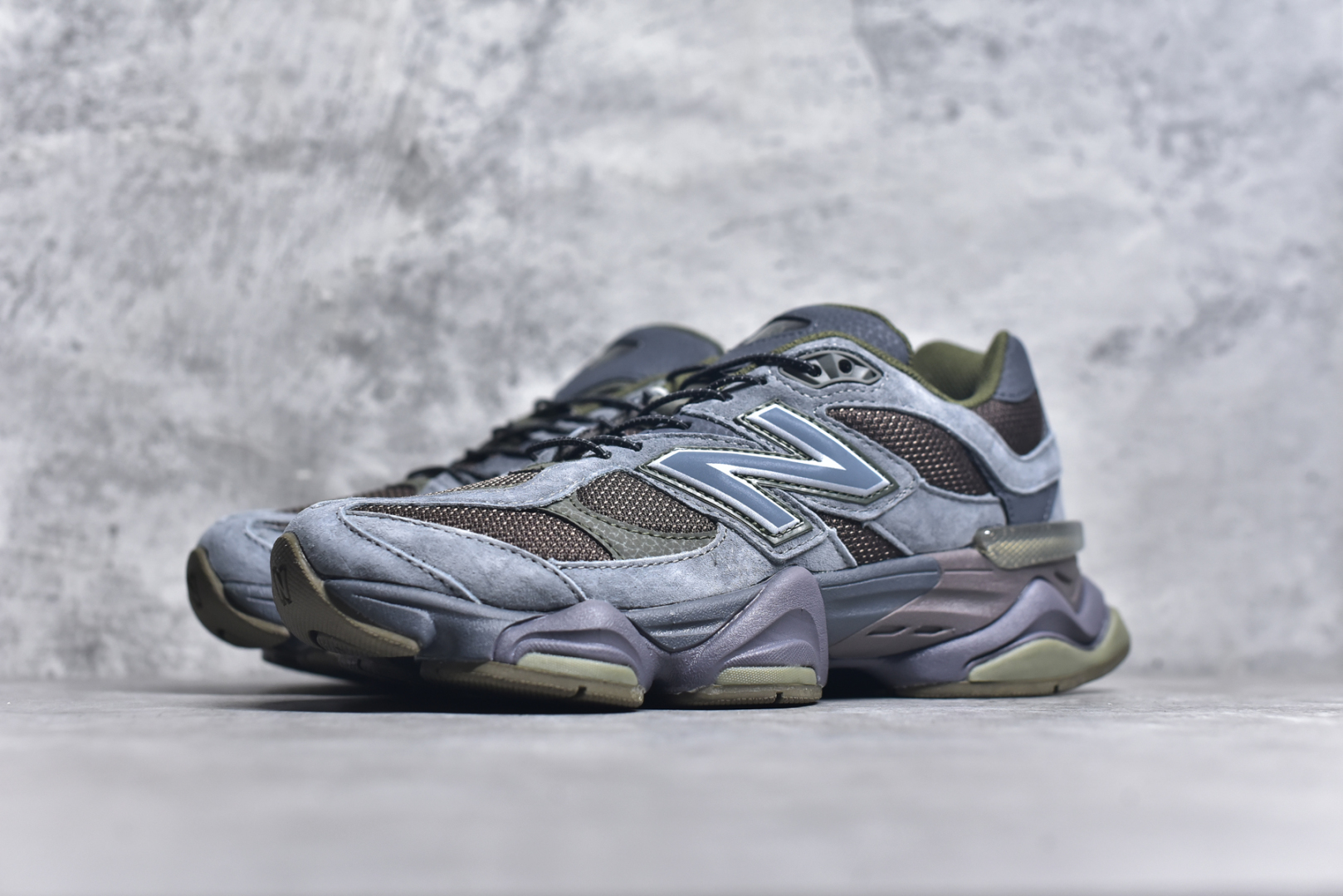 图片[2]-#NB 新百伦 New Balance NB9060小象蹄男女款9060舒适百搭老爹鞋。全新 9060 款式将经典风格与现代设计融合到日常多功能性中。 9060 重新诠释了源自经典 99X 型号的熟悉元素，其灵感来自于 Y2K 时代的未来主义和美学。 鞋面在990 的基础中进行了扩展和使用，以提供可见的运动感，中底采用 ABZORB 和 SBS 熟悉的缓震平台以提供舒适感。 类型：男女鞋 尺码：36-45含半码-选品中心
