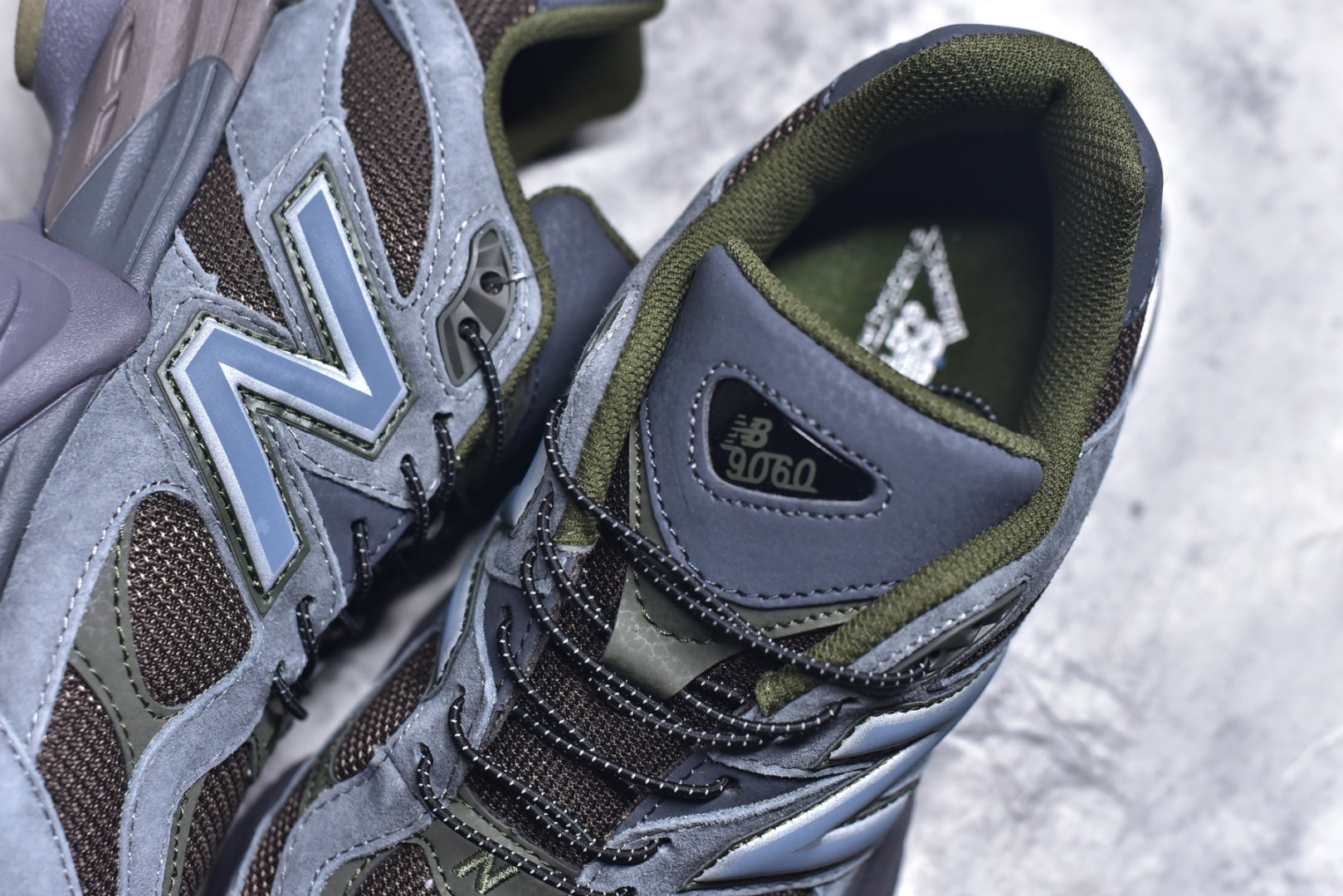 图片[9]-#NB 新百伦 New Balance NB9060小象蹄男女款9060舒适百搭老爹鞋。全新 9060 款式将经典风格与现代设计融合到日常多功能性中。 9060 重新诠释了源自经典 99X 型号的熟悉元素，其灵感来自于 Y2K 时代的未来主义和美学。 鞋面在990 的基础中进行了扩展和使用，以提供可见的运动感，中底采用 ABZORB 和 SBS 熟悉的缓震平台以提供舒适感。 类型：男女鞋 尺码：36-45含半码-选品中心