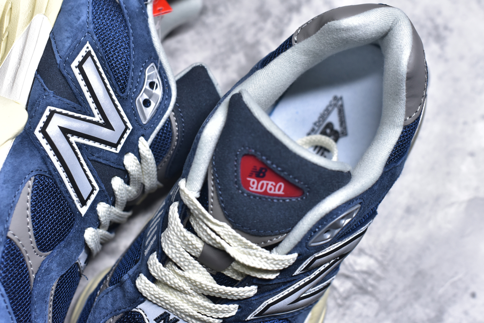 图片[9]-#NB 新百伦 New Balance NB9060小象蹄男女款9060舒适百搭老爹鞋。全新 9060 款式将经典风格与现代设计融合到日常多功能性中。 9060 重新诠释了源自经典 99X 型号的熟悉元素，其灵感来自于 Y2K 时代的未来主义和美学。 鞋面在990 的基础中进行了扩展和使用，以提供可见的运动感，中底采用 ABZORB 和 SBS 熟悉的缓震平台以提供舒适感。 类型：男女鞋 尺码：36-45含半码-选品中心