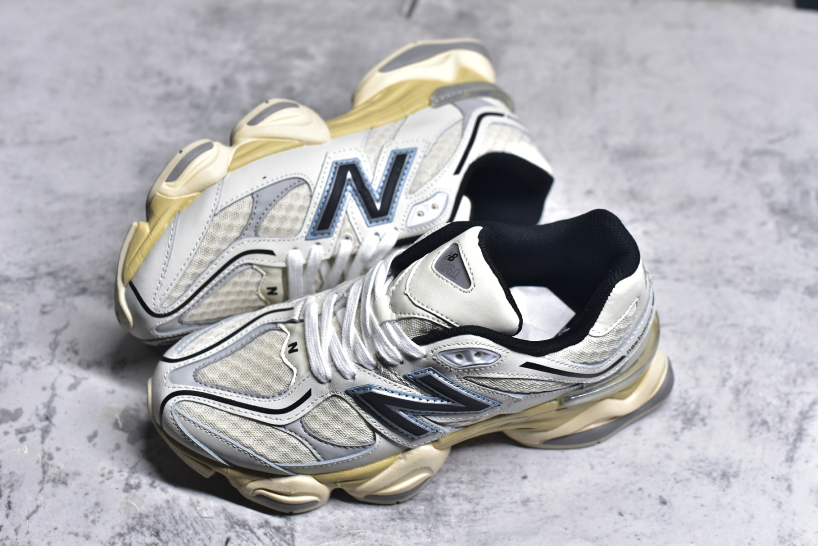 图片[7]-#NB 新百伦 New Balance NB9060小象蹄男女款9060舒适百搭老爹鞋。全新 9060 款式将经典风格与现代设计融合到日常多功能性中。 9060 重新诠释了源自经典 99X 型号的熟悉元素，其灵感来自于 Y2K 时代的未来主义和美学。 鞋面在990 的基础中进行了扩展和使用，以提供可见的运动感，中底采用 ABZORB 和 SBS 熟悉的缓震平台以提供舒适感。 类型：男女鞋 尺码：36-45含半码-选品中心